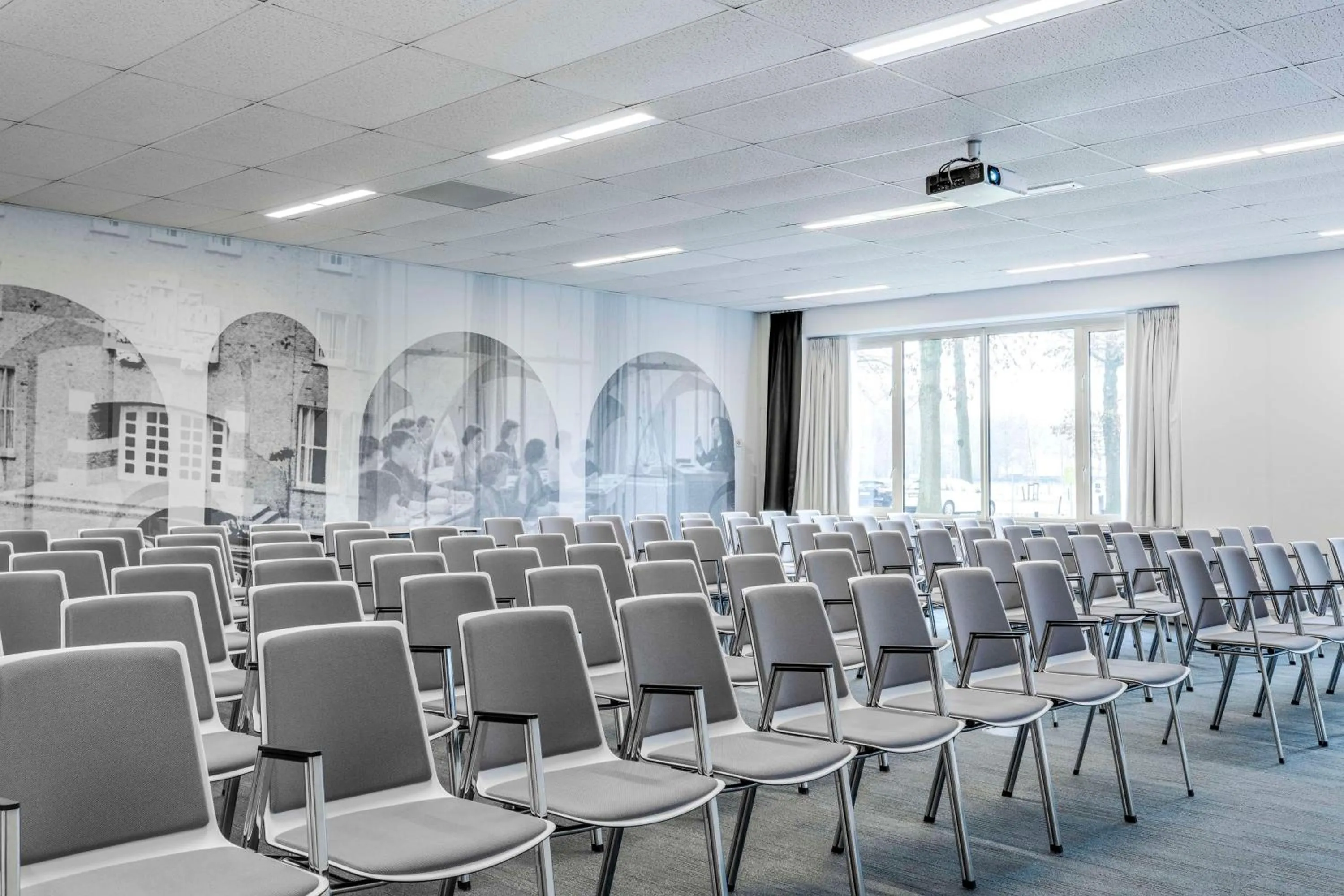 Meeting/conference room in NH Eindhoven Conference Centre Koningshof