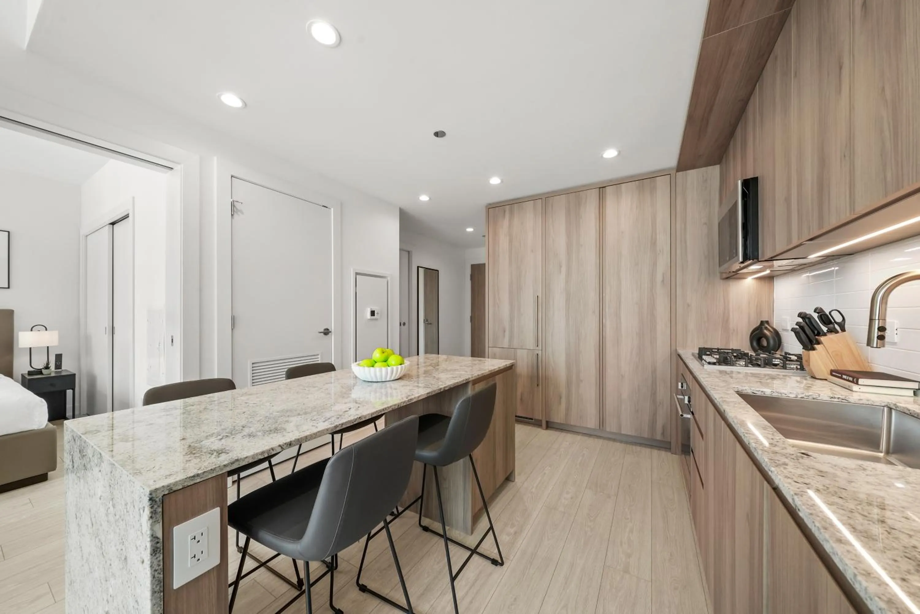 Kitchen or kitchenette in Level Chicago Fulton Market