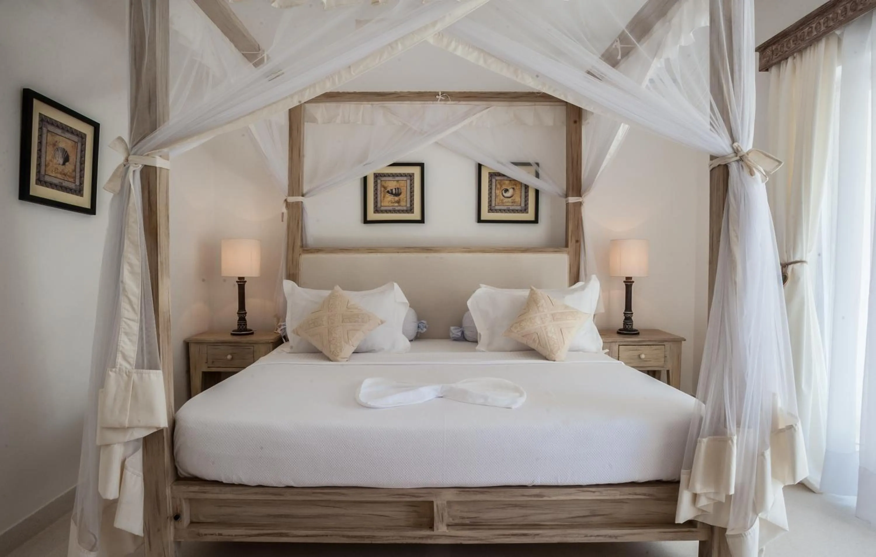 Photo of the whole room, Bed in Medina Palms