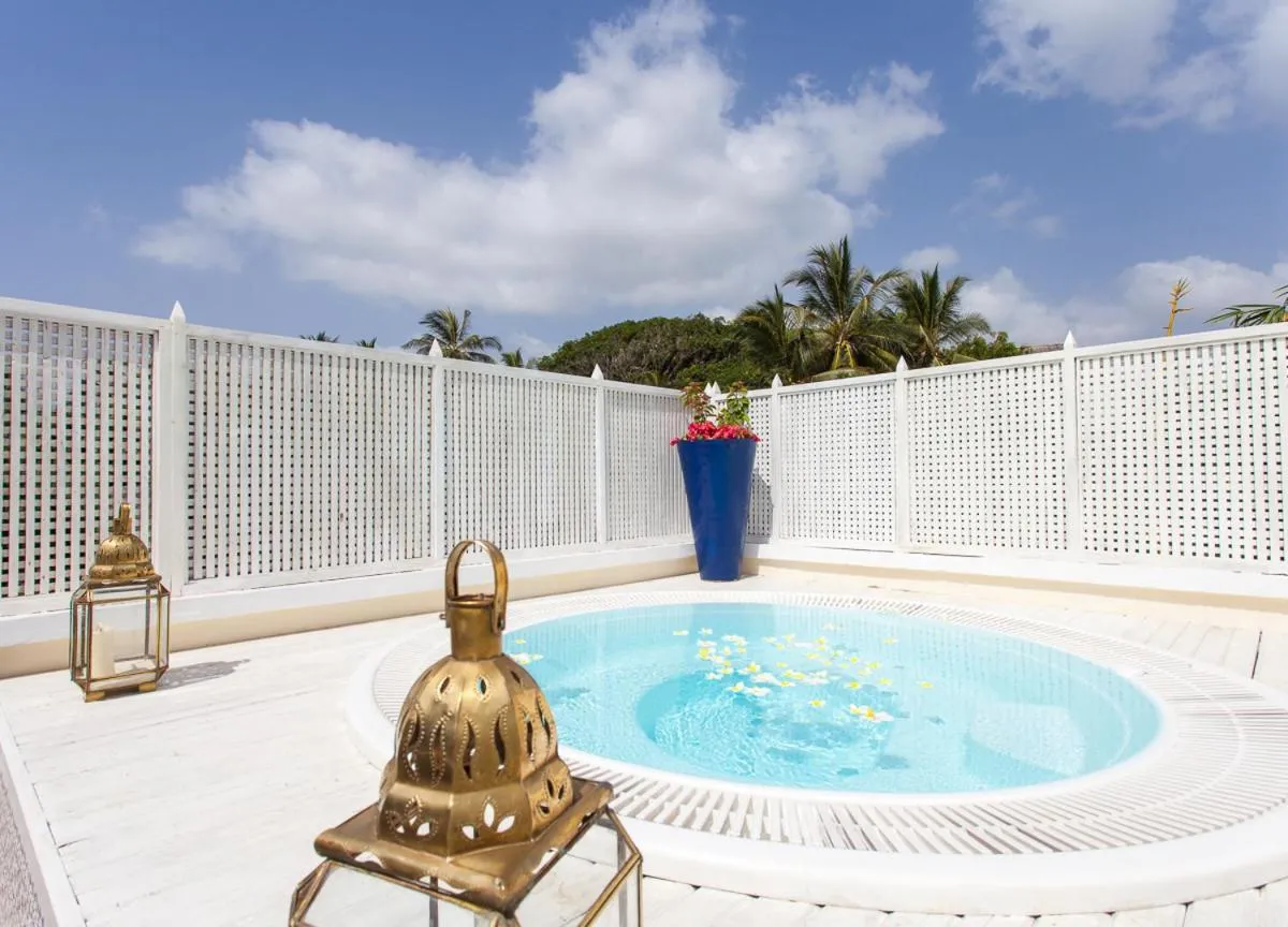 Swimming pool in Medina Palms