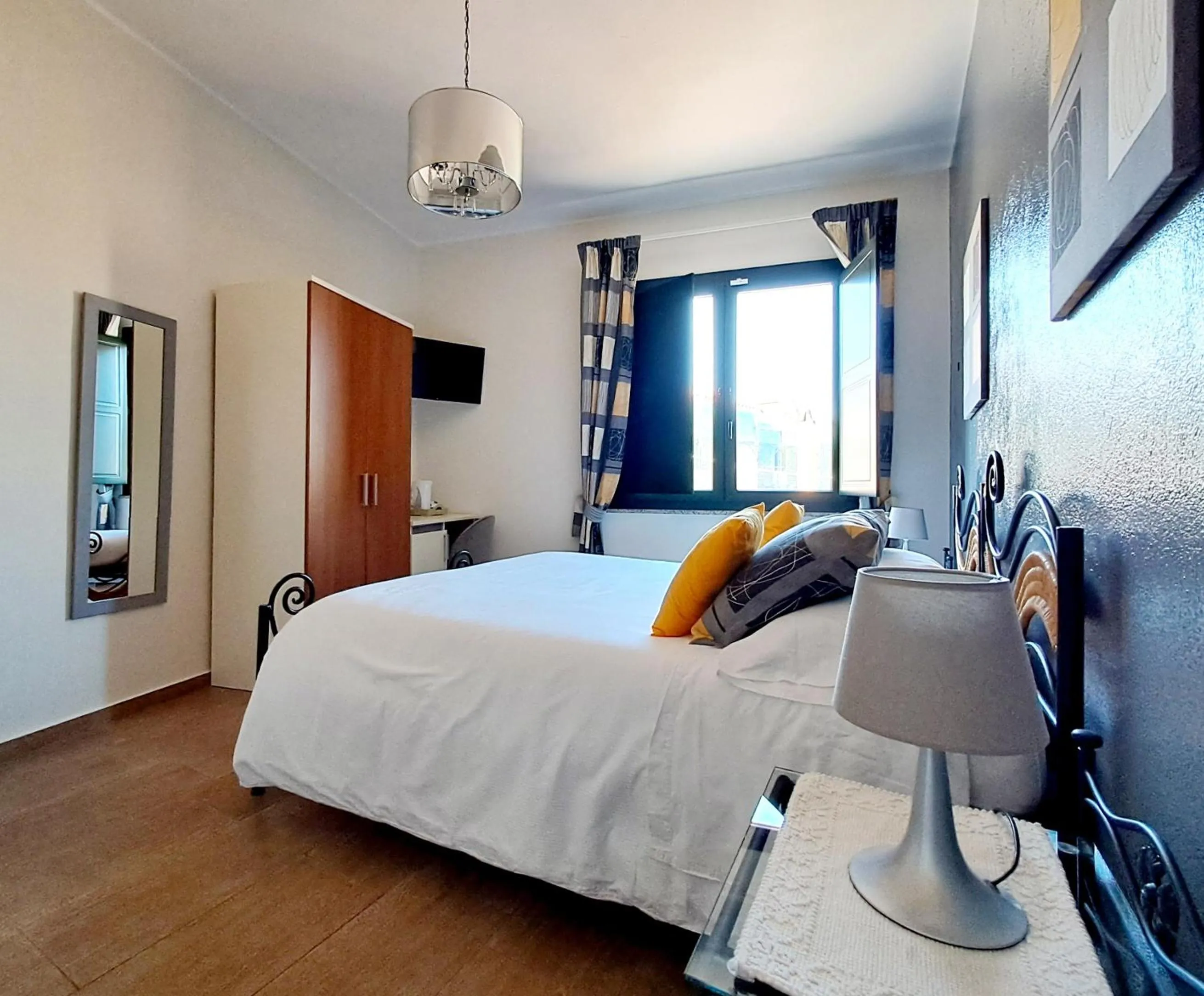 Photo of the whole room, Bed in B&B Domu Mea