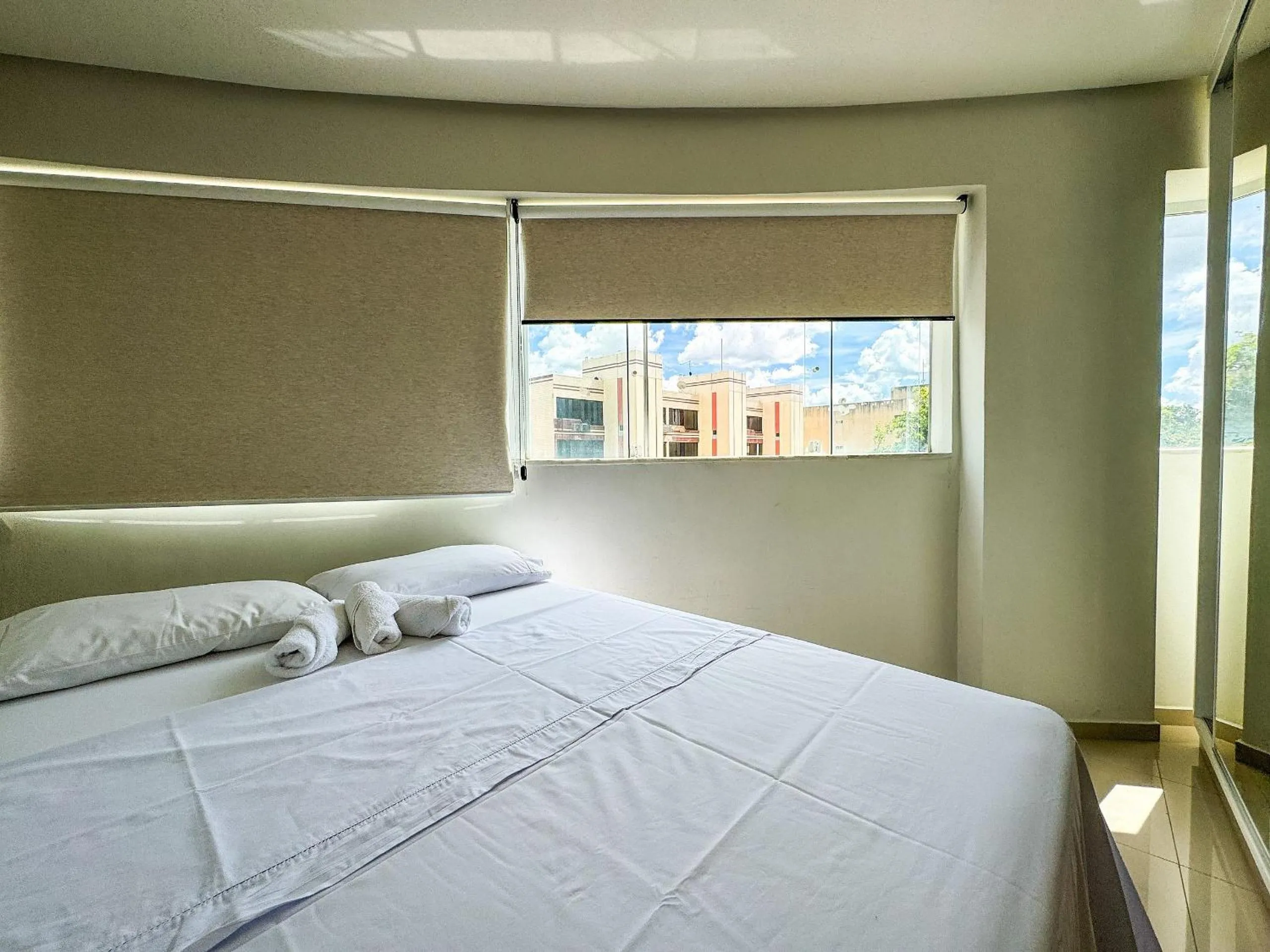 Bedroom, Bed in APTOS 1 e 2QTO Lava e Seca e Academia