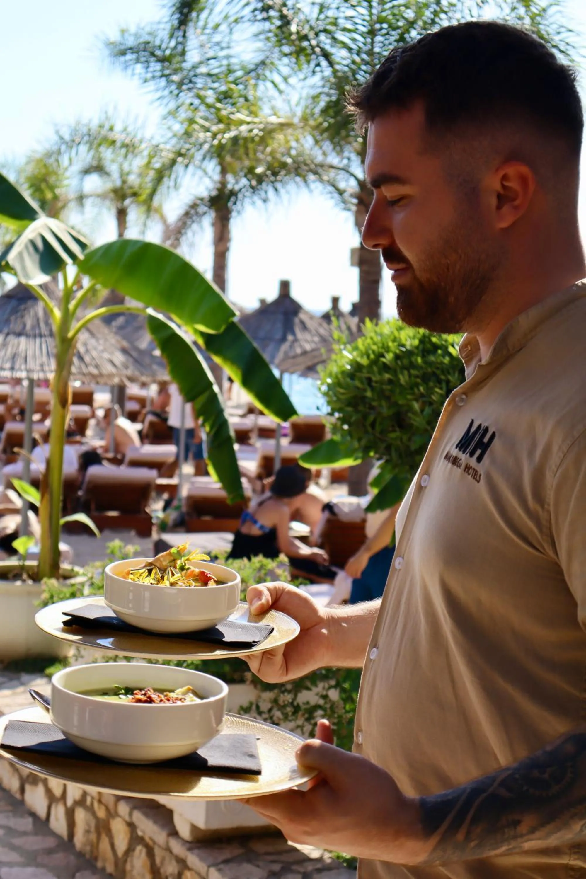 Restaurant/places to eat in Mucobega Hotel