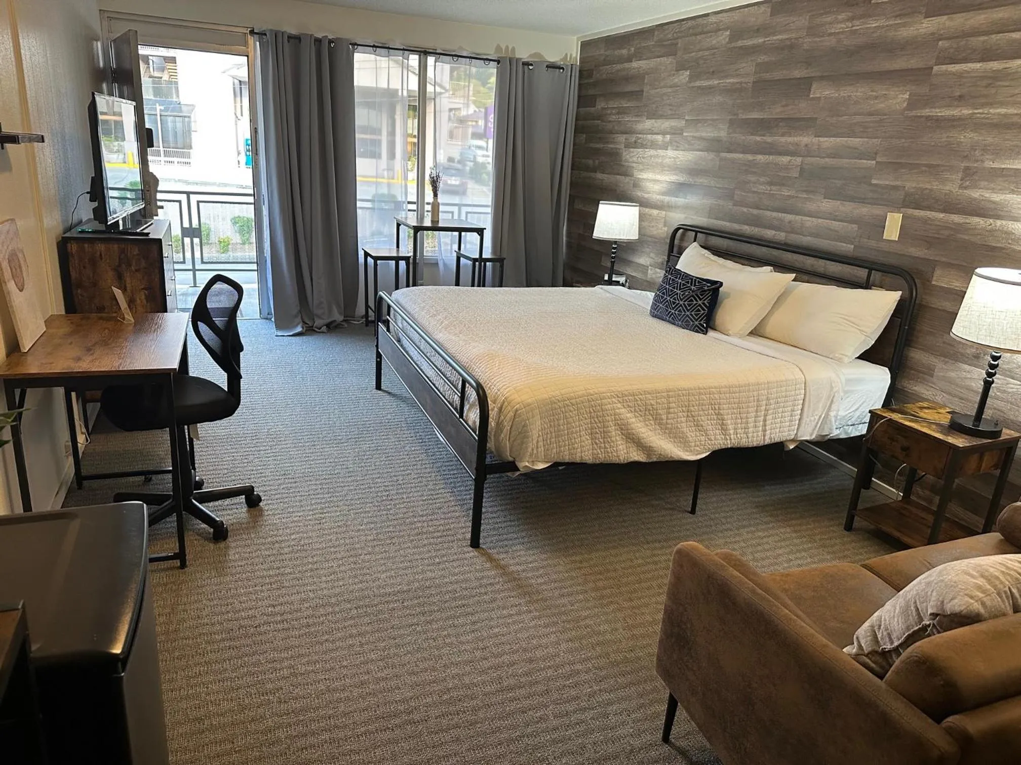 Bed in Timber Ridge Lodge Gatlinburg