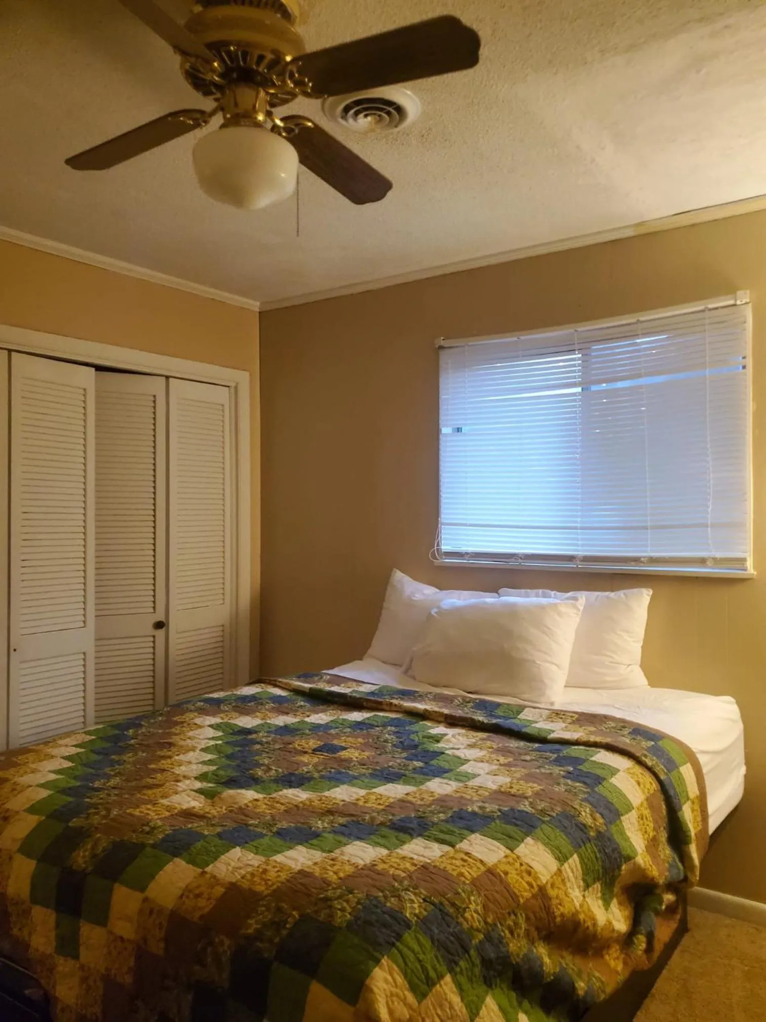 Bed in Timber Ridge Lodge Gatlinburg