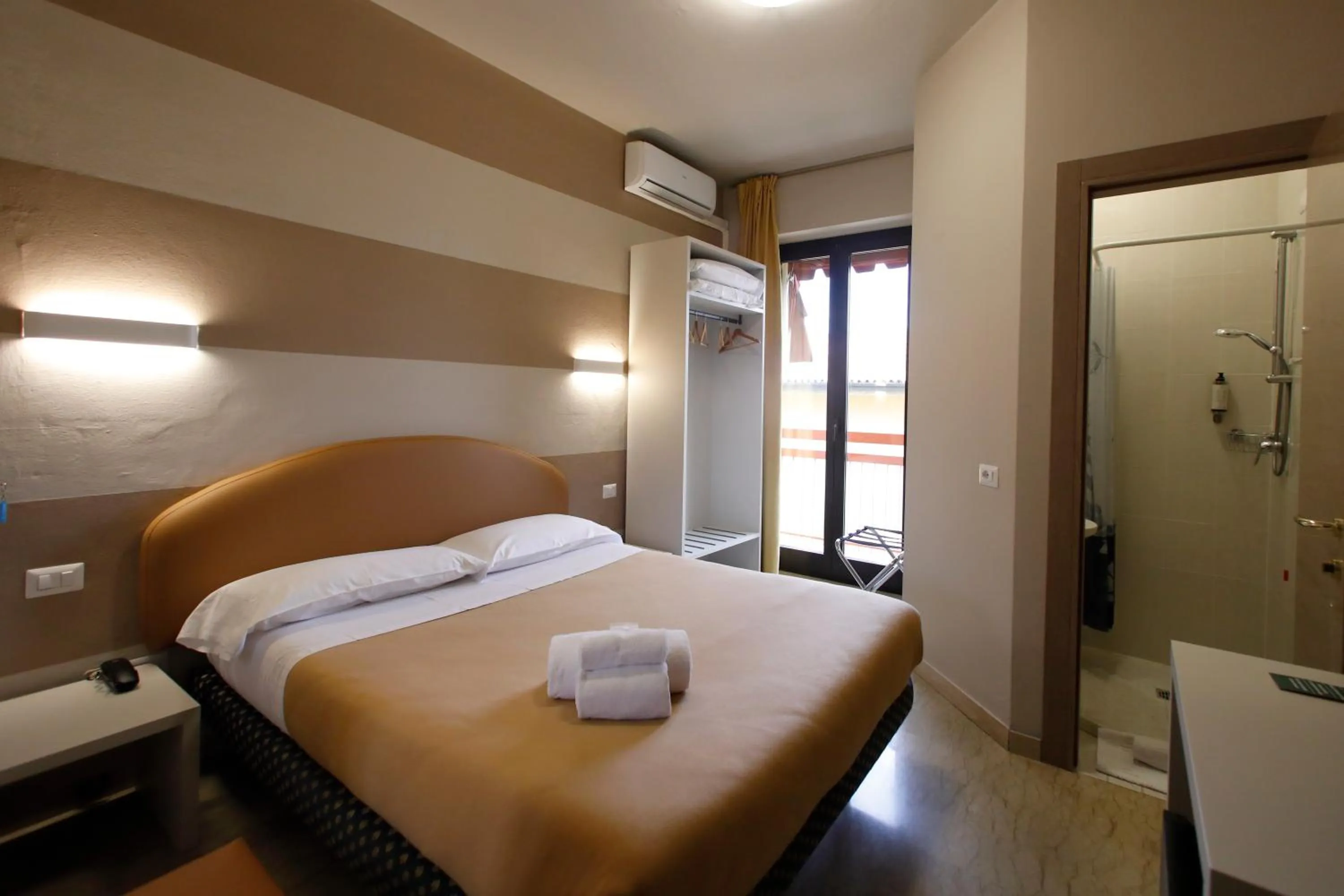 Bedroom, Bed in Hotel Primavera