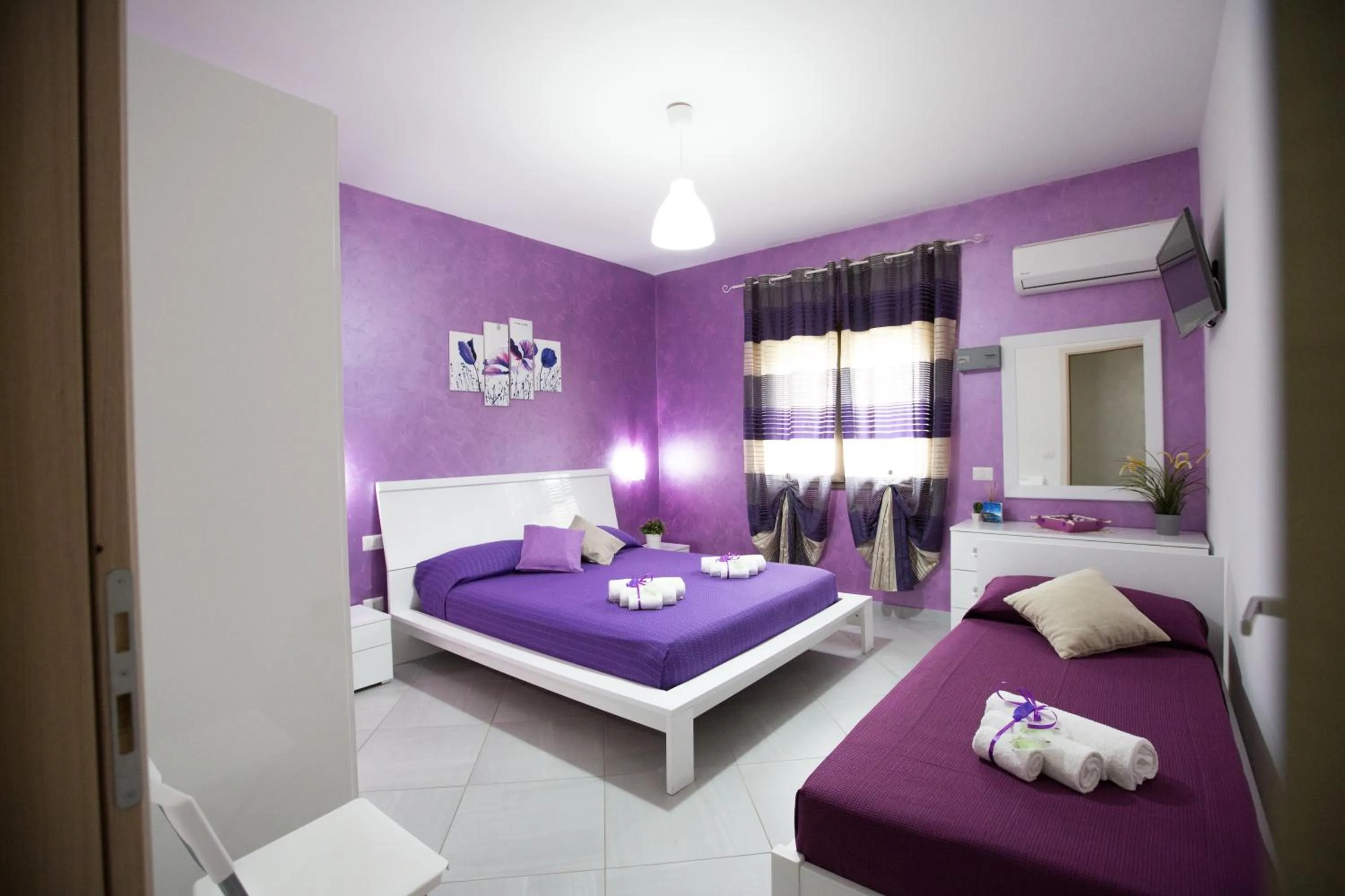 Decorative detail, Bed in B&B Pepito