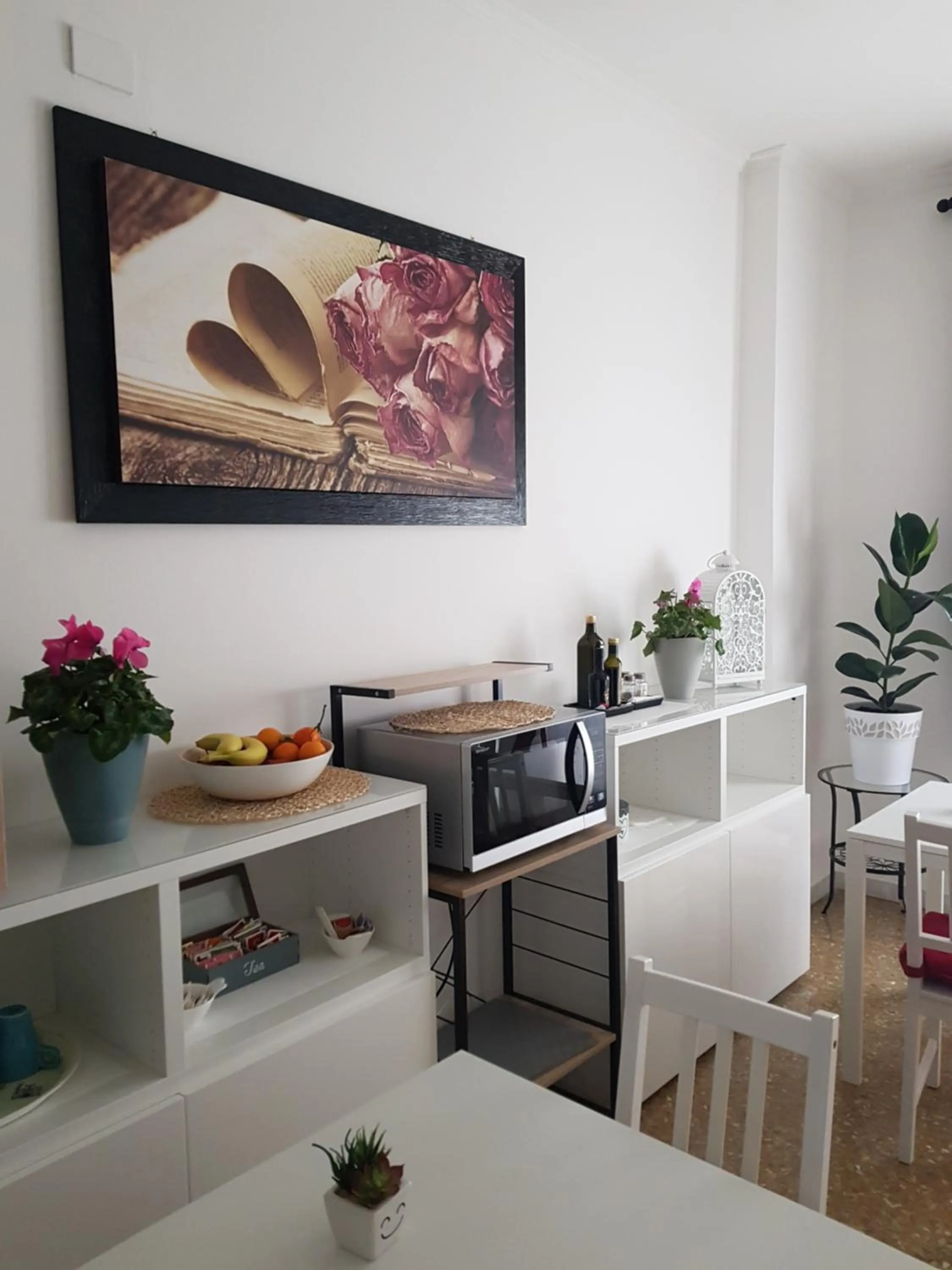 Communal lounge/ TV room in Rose Antiche Vatican B&B