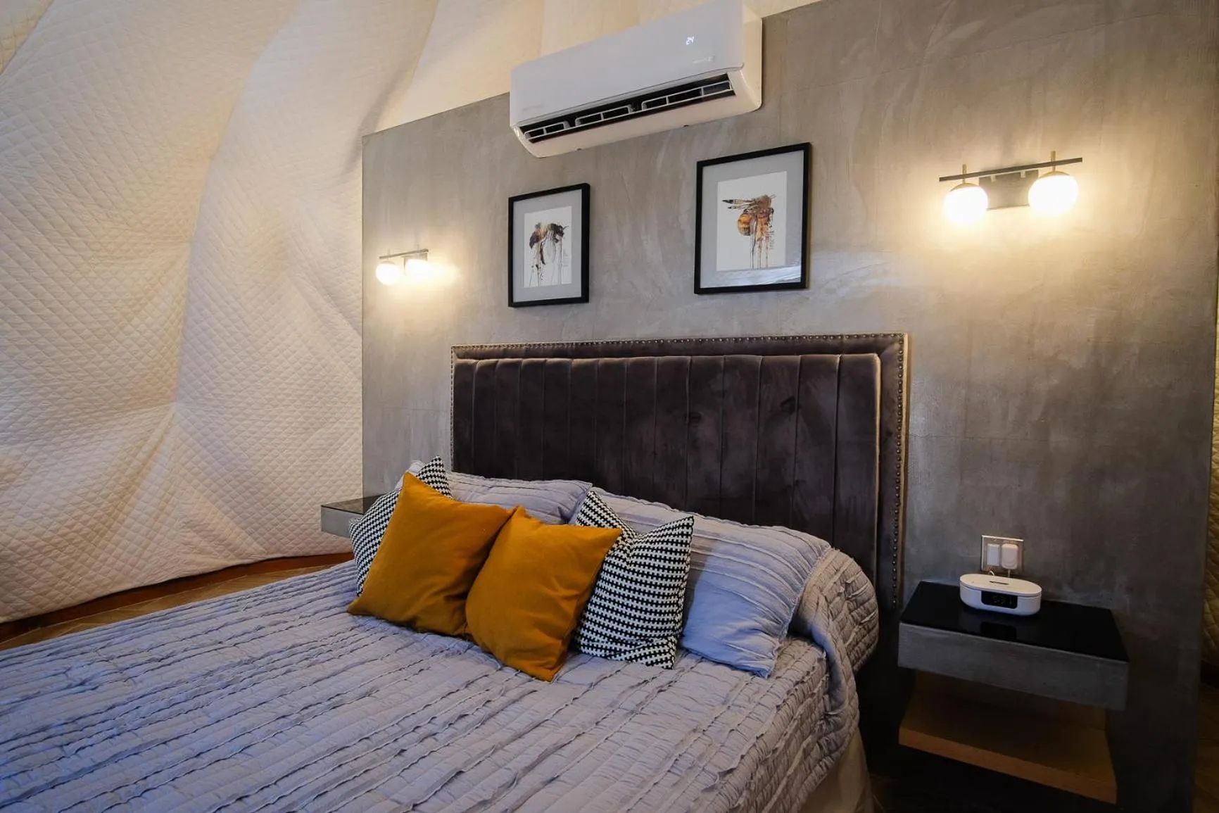 Photo of the whole room in Cúpulas Del Valle by Villa De La Rosa