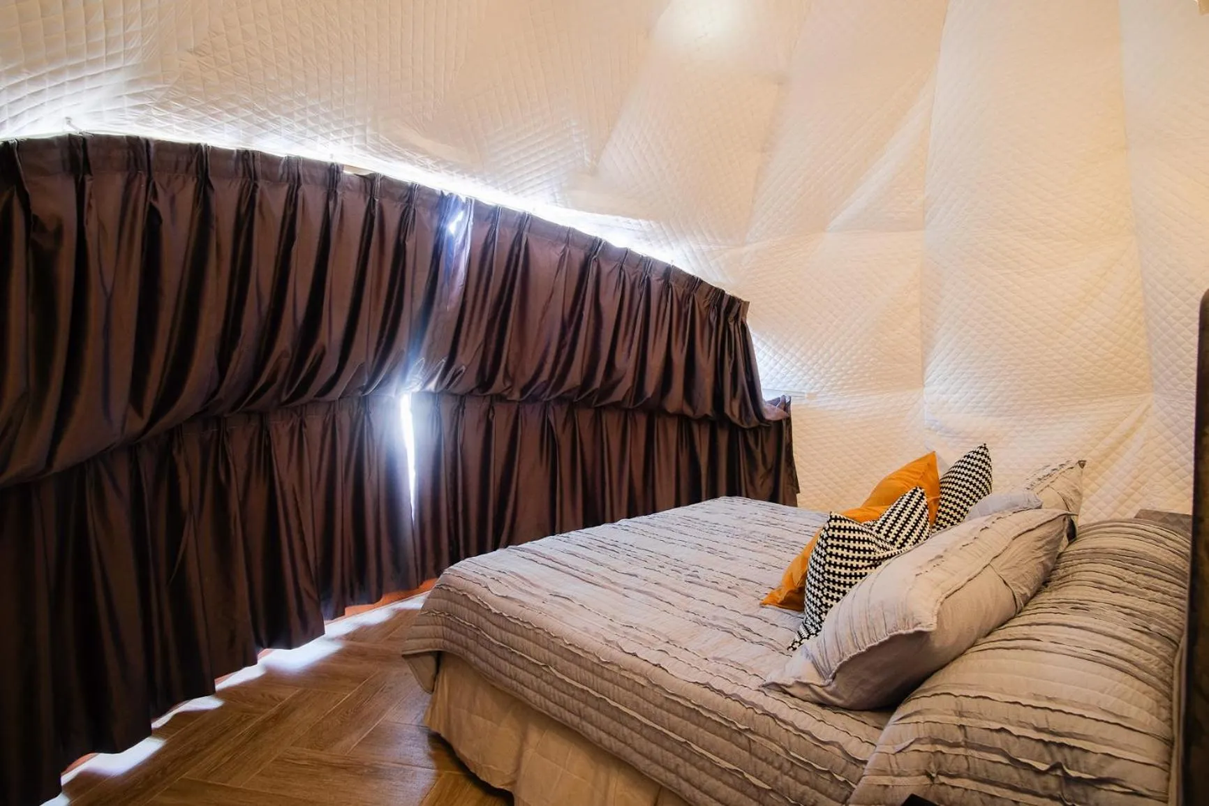 Cúpulas Del Valle by Villa De La Rosa