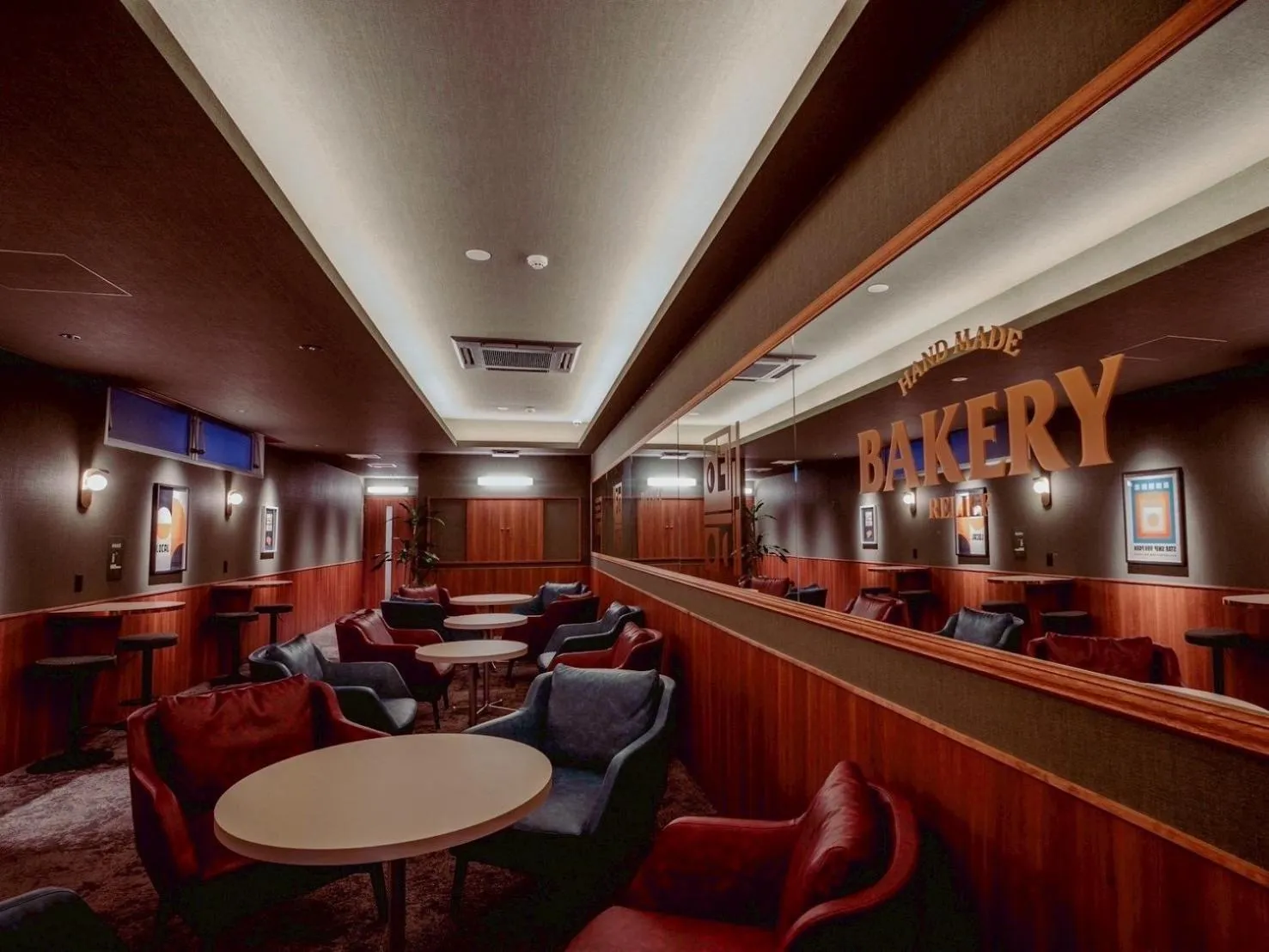 Lounge or bar in HOTEL RELIEF Kokura Station