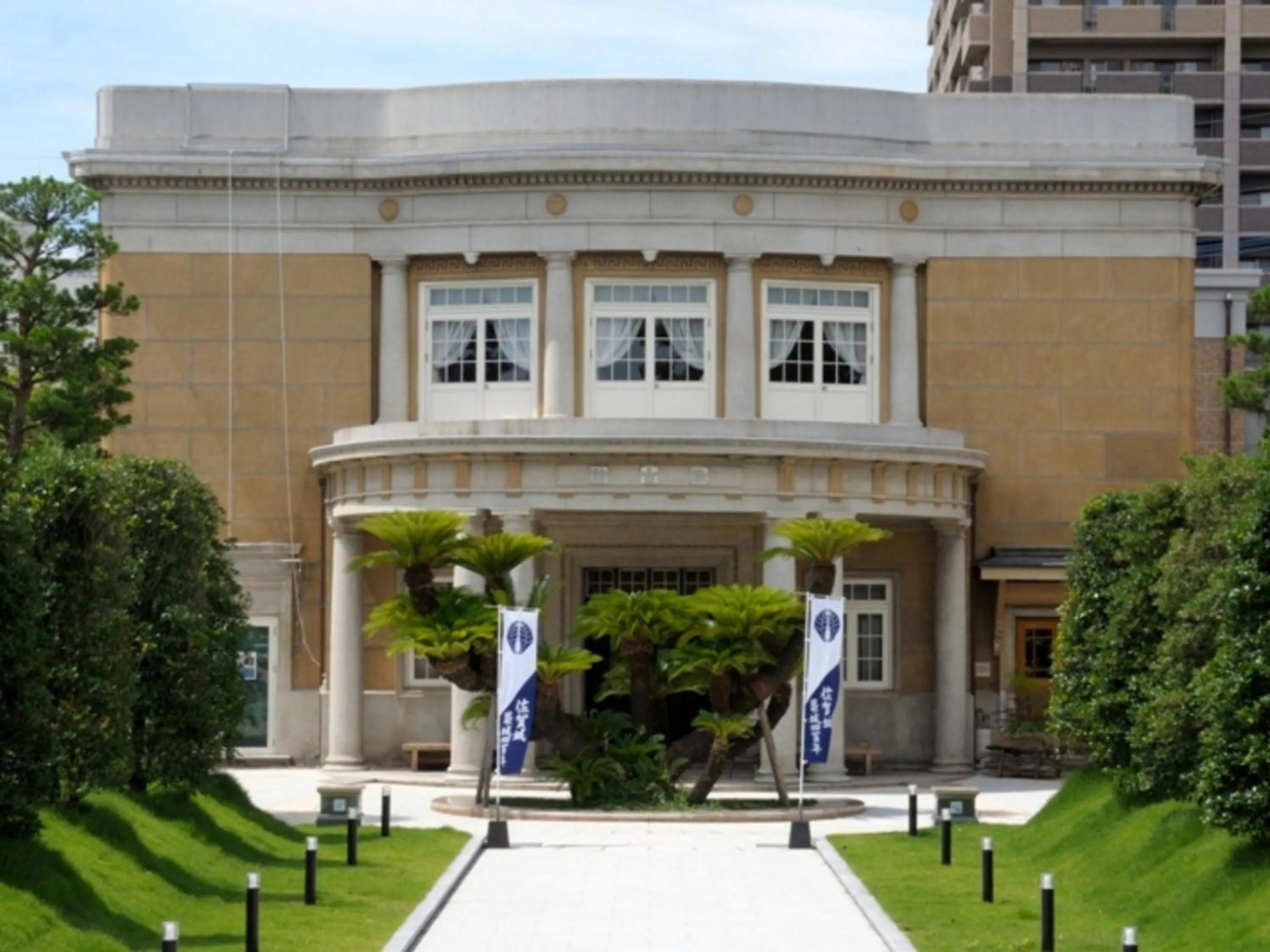 Nearby landmark in Hotel New Otani Saga