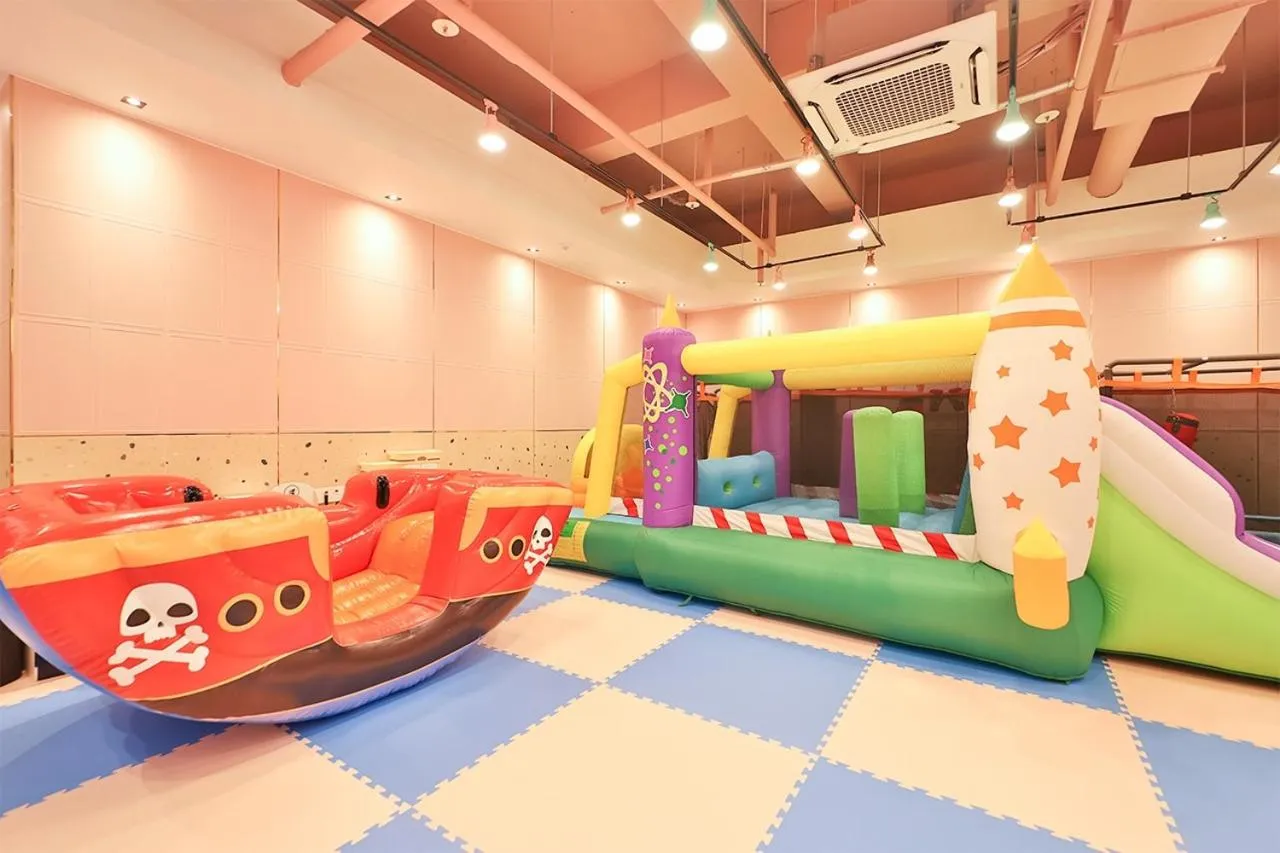 Entertainment in Jangyu Almond Kids Hotel