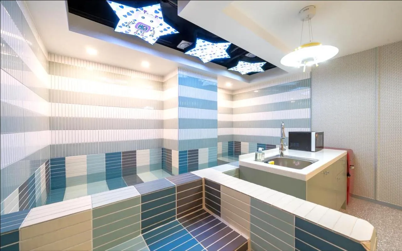 Swimming pool in Jangyu Almond Kids Hotel