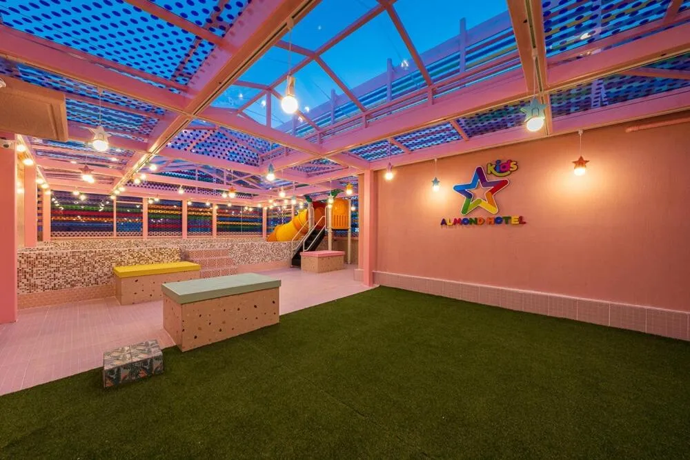 Aqua park in Jangyu Almond Kids Hotel