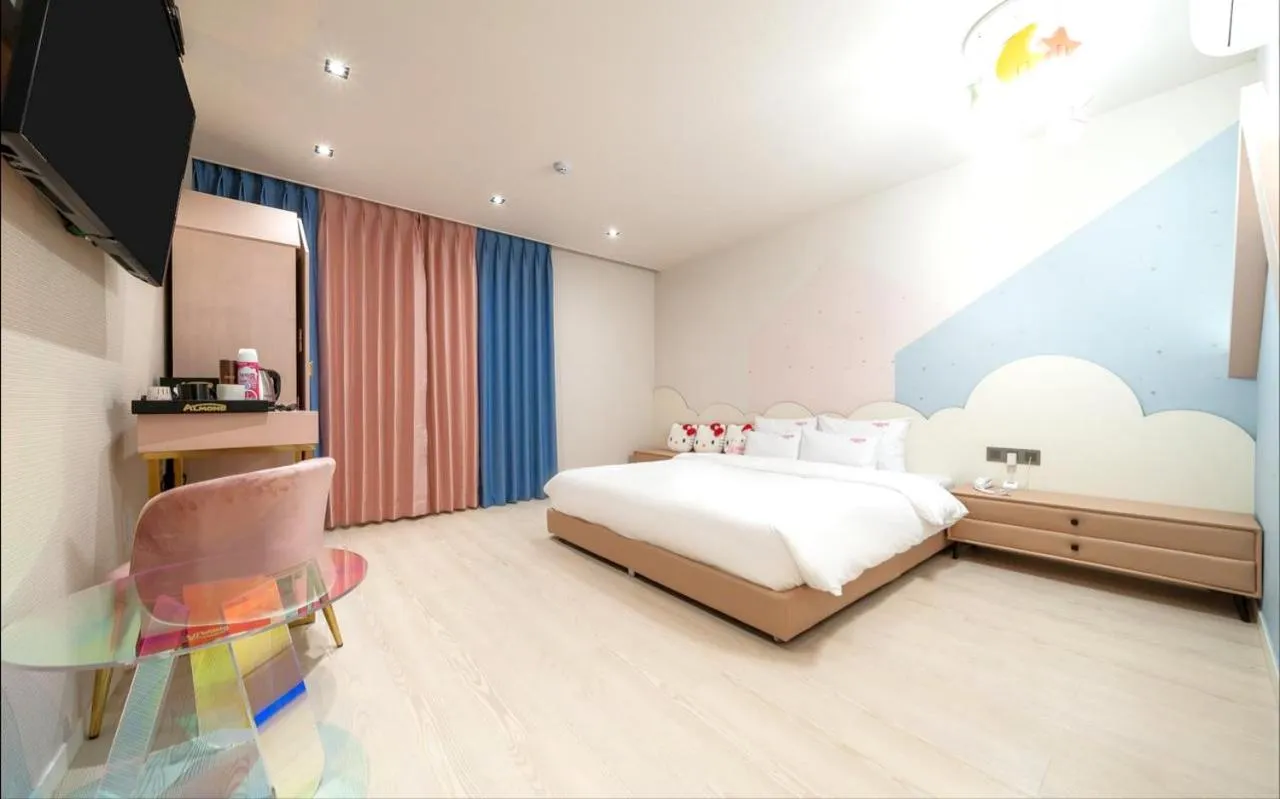 Bed in Jangyu Almond Kids Hotel