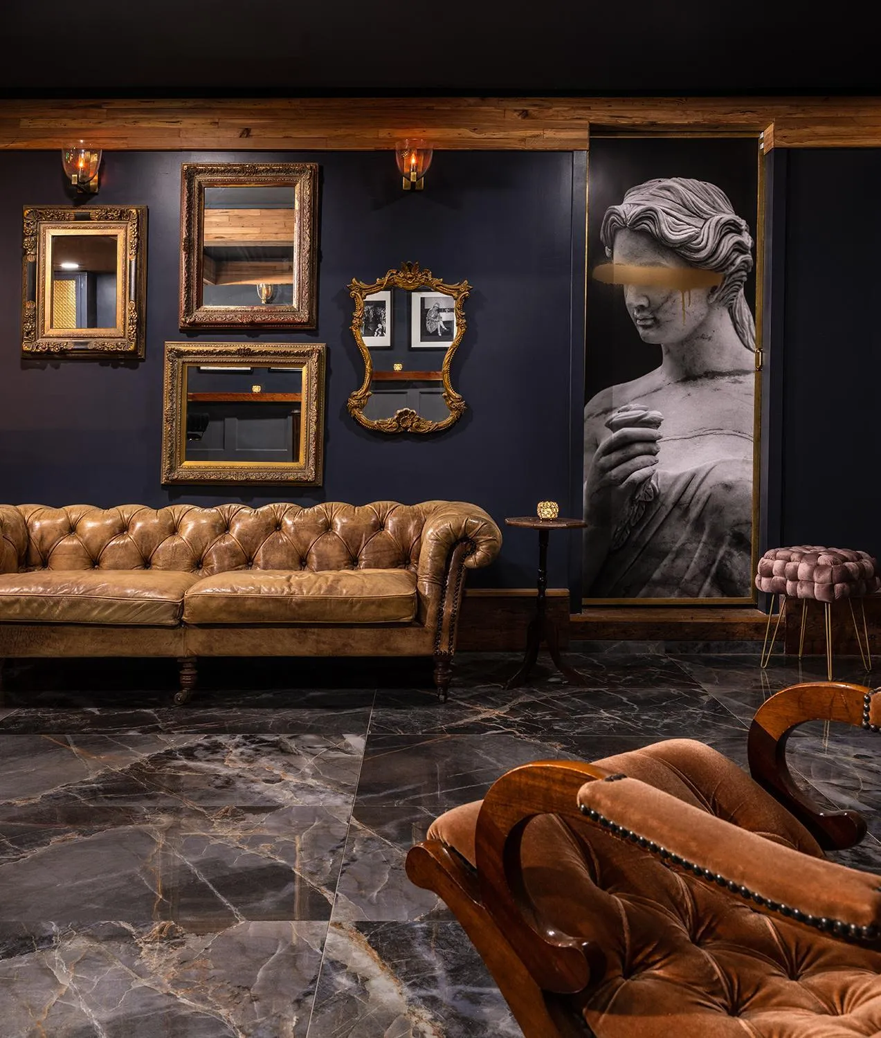 Lounge or bar in Victoria 1883