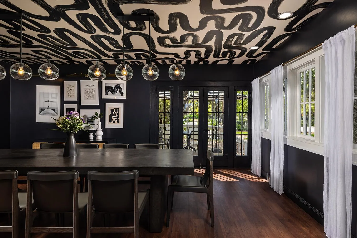 Seating area in Victoria 1883