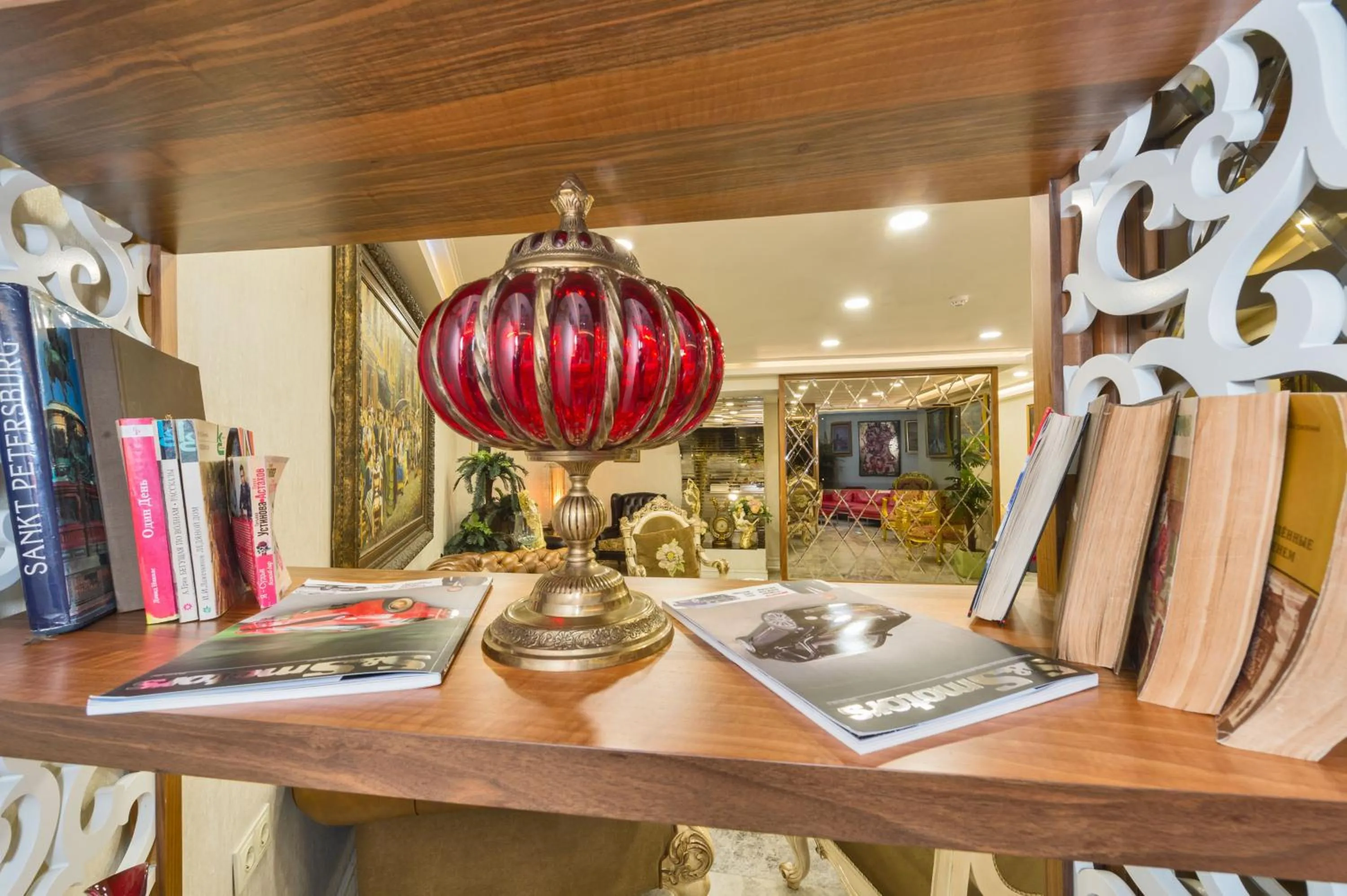 Communal lounge/ TV room in Darkmen Hotel 2