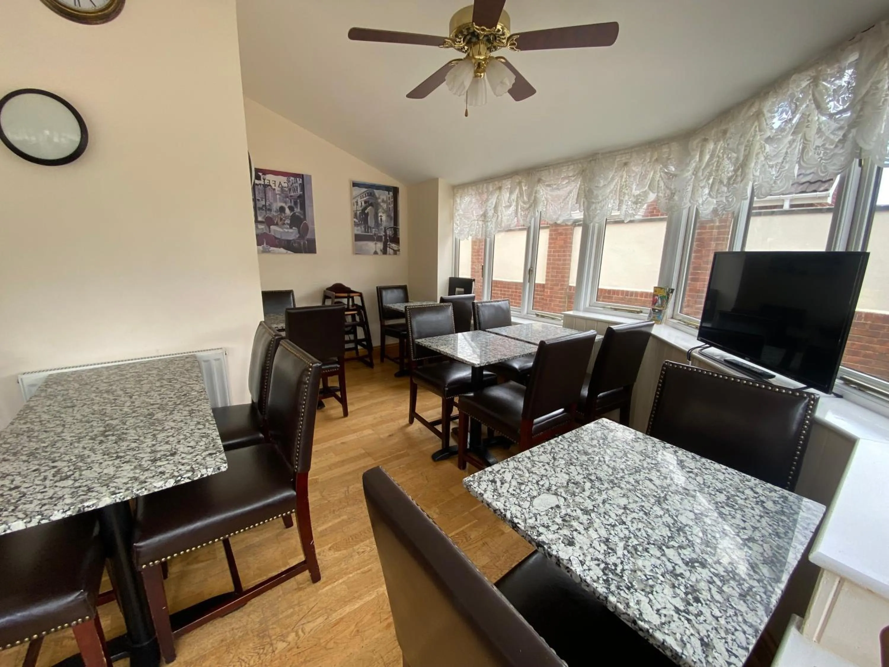 Breakfast in Parkside Guest House