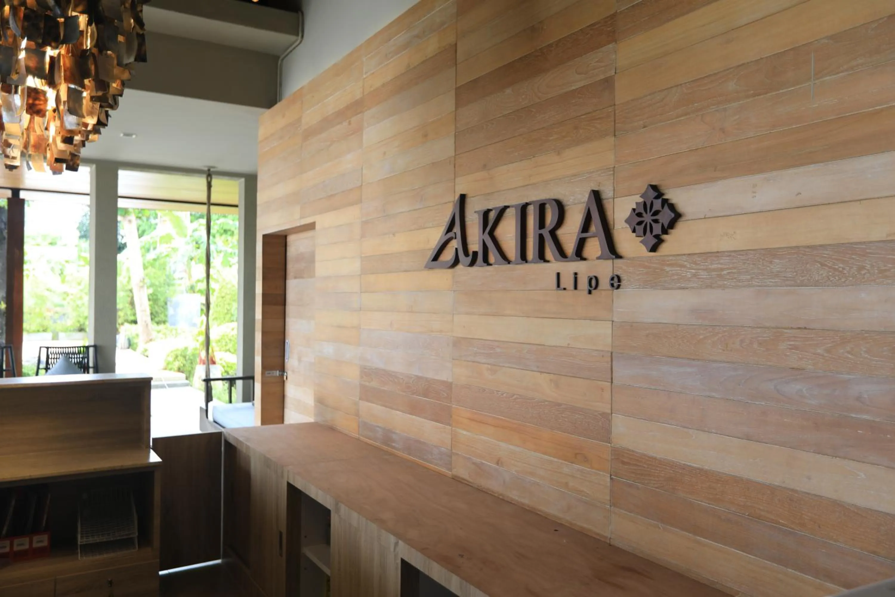 AKIRA Lipe Resort