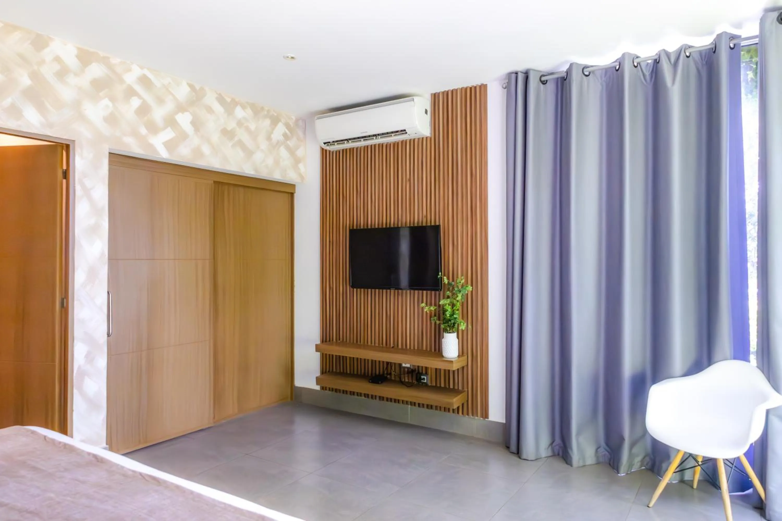 TV and multimedia in Cardedeu Residence Lago de Coatepeque