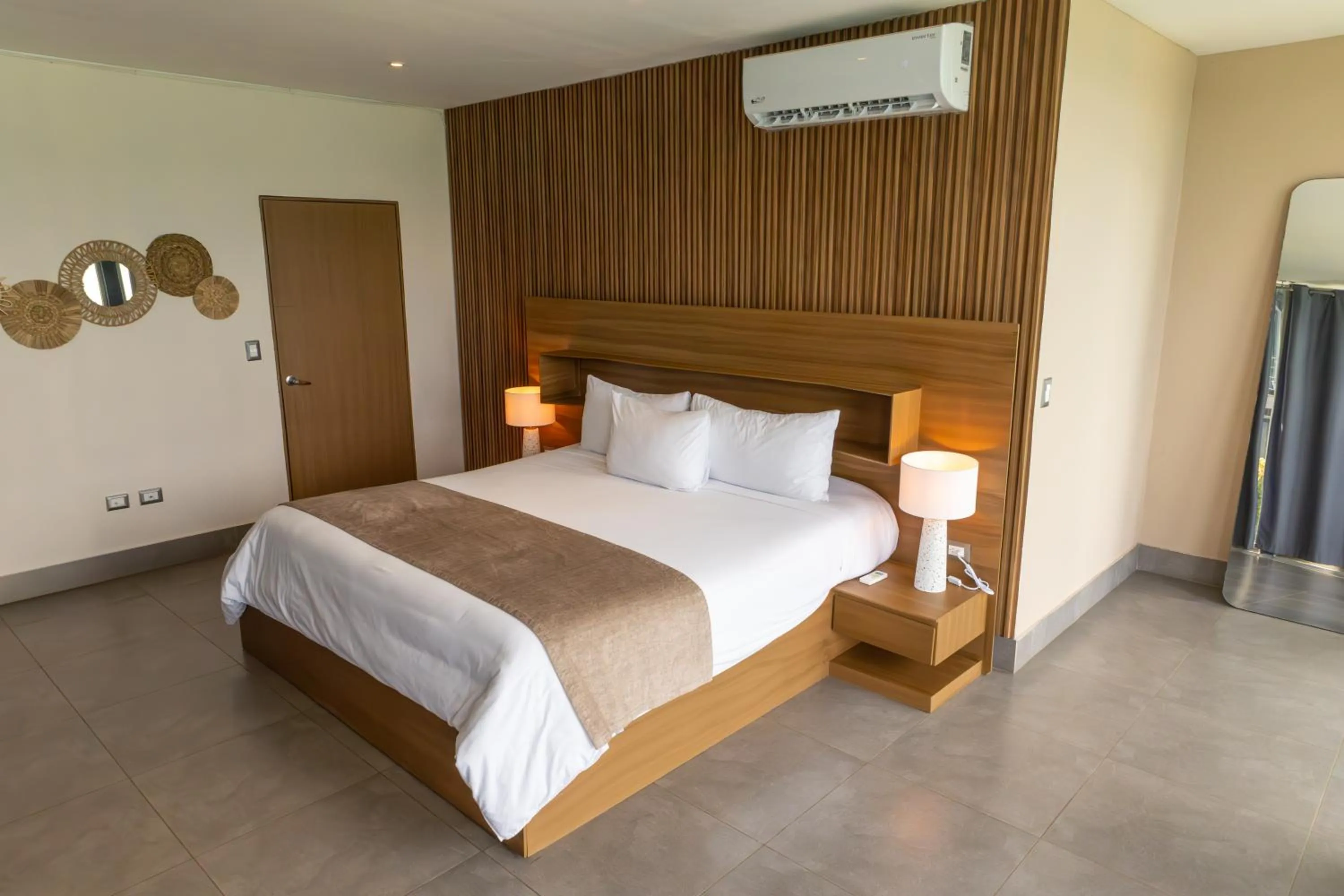 Bedroom, Bed in Cardedeu Residence Lago de Coatepeque