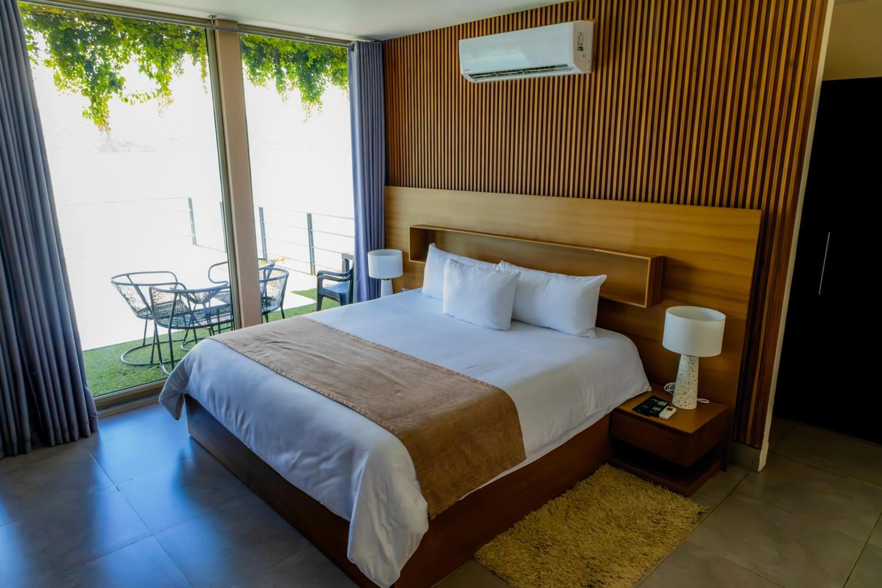 Bedroom, Bed in Cardedeu Residence Lago de Coatepeque