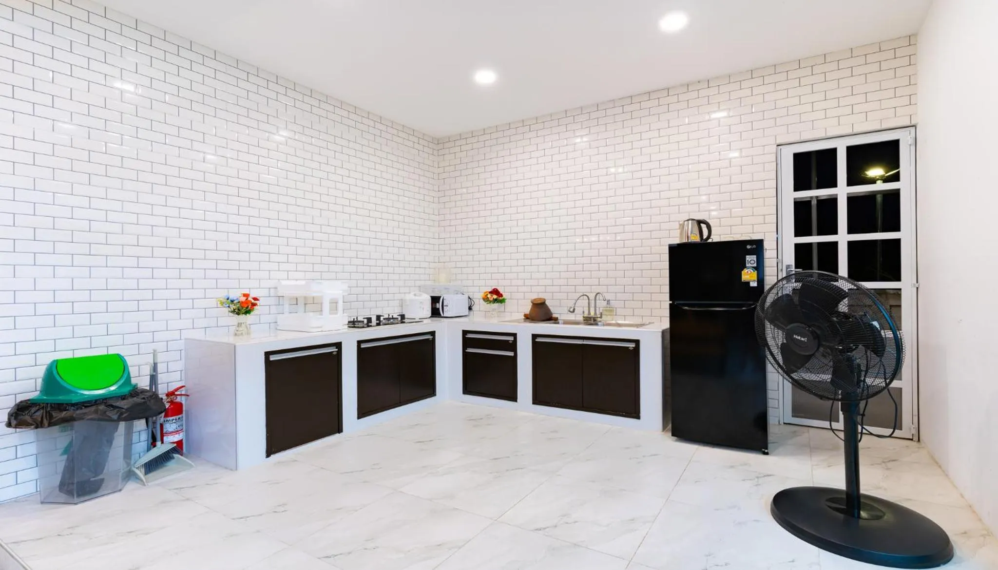 Kitchen or kitchenette in Villa Paramount 1