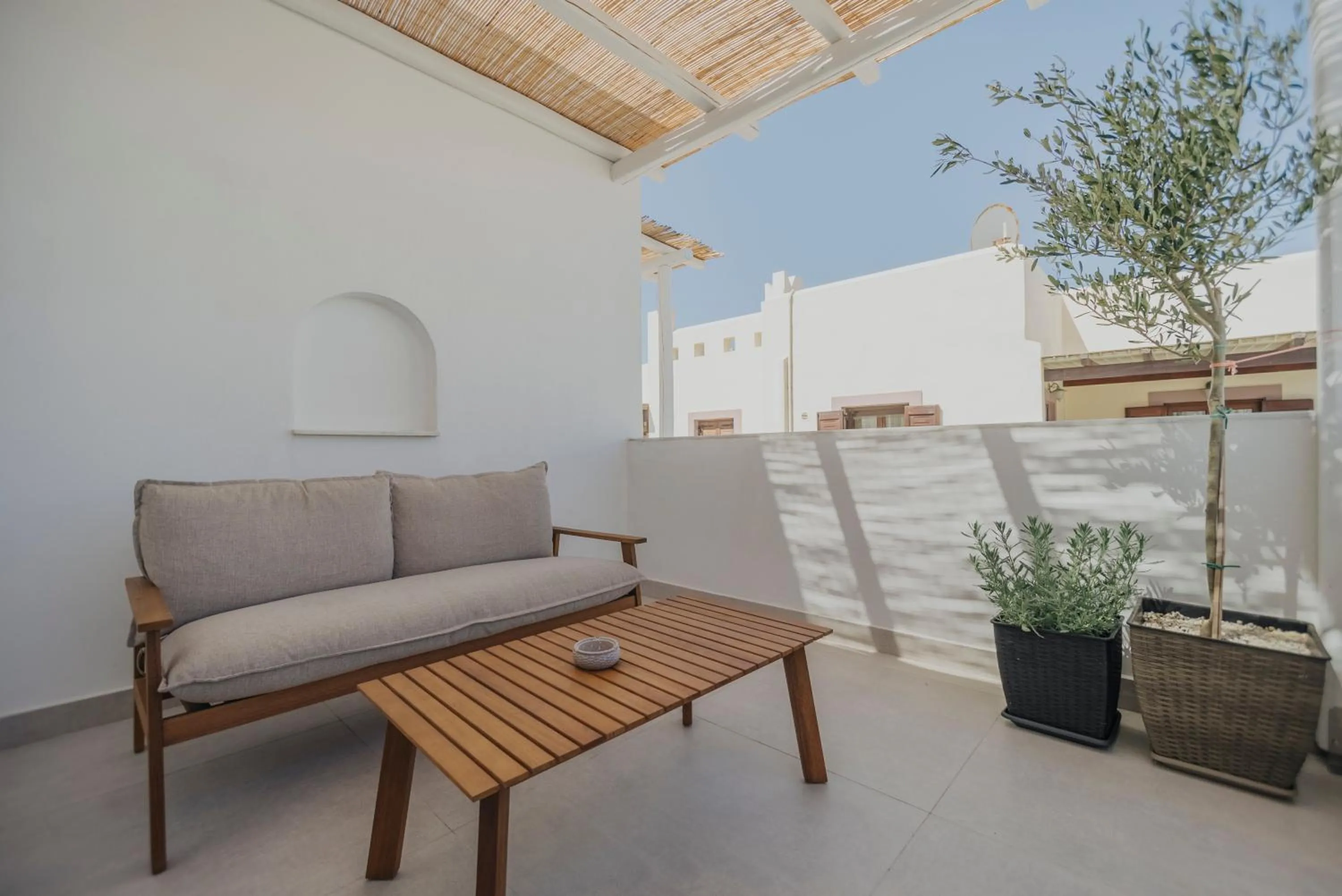 Patio in Golden Bird's