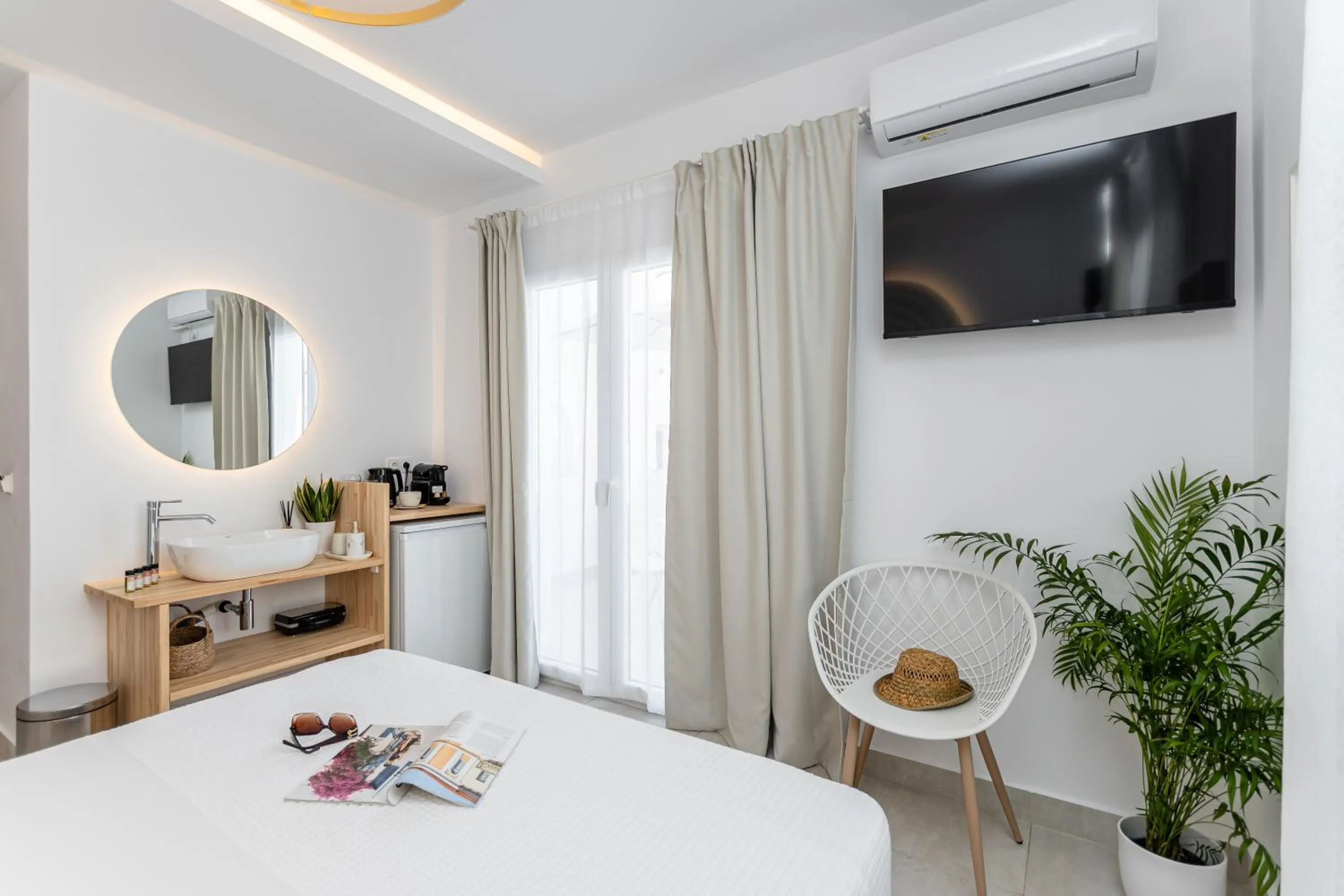 Bed in Golden Bird's