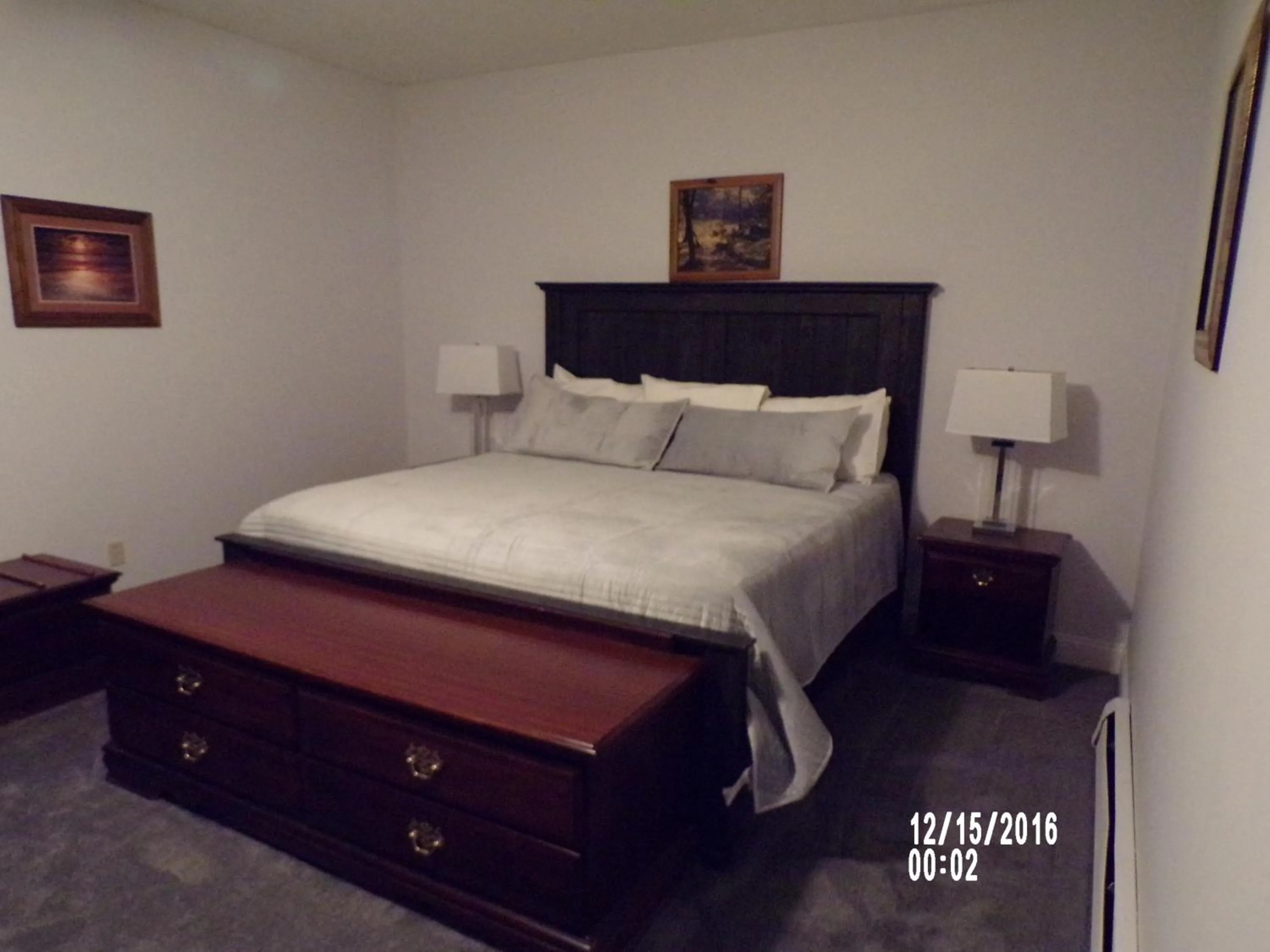 Bedroom, Bed in Longhouse Manor B&B
