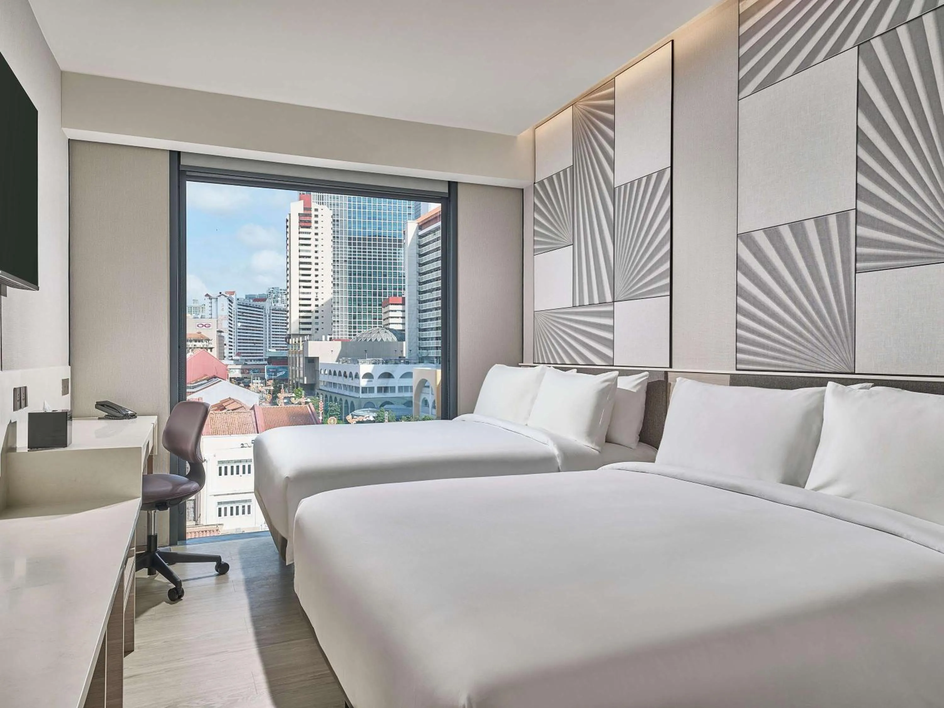 Deluxe Family Room, 2 Double Beds in Mercure ICON Singapore City Centre