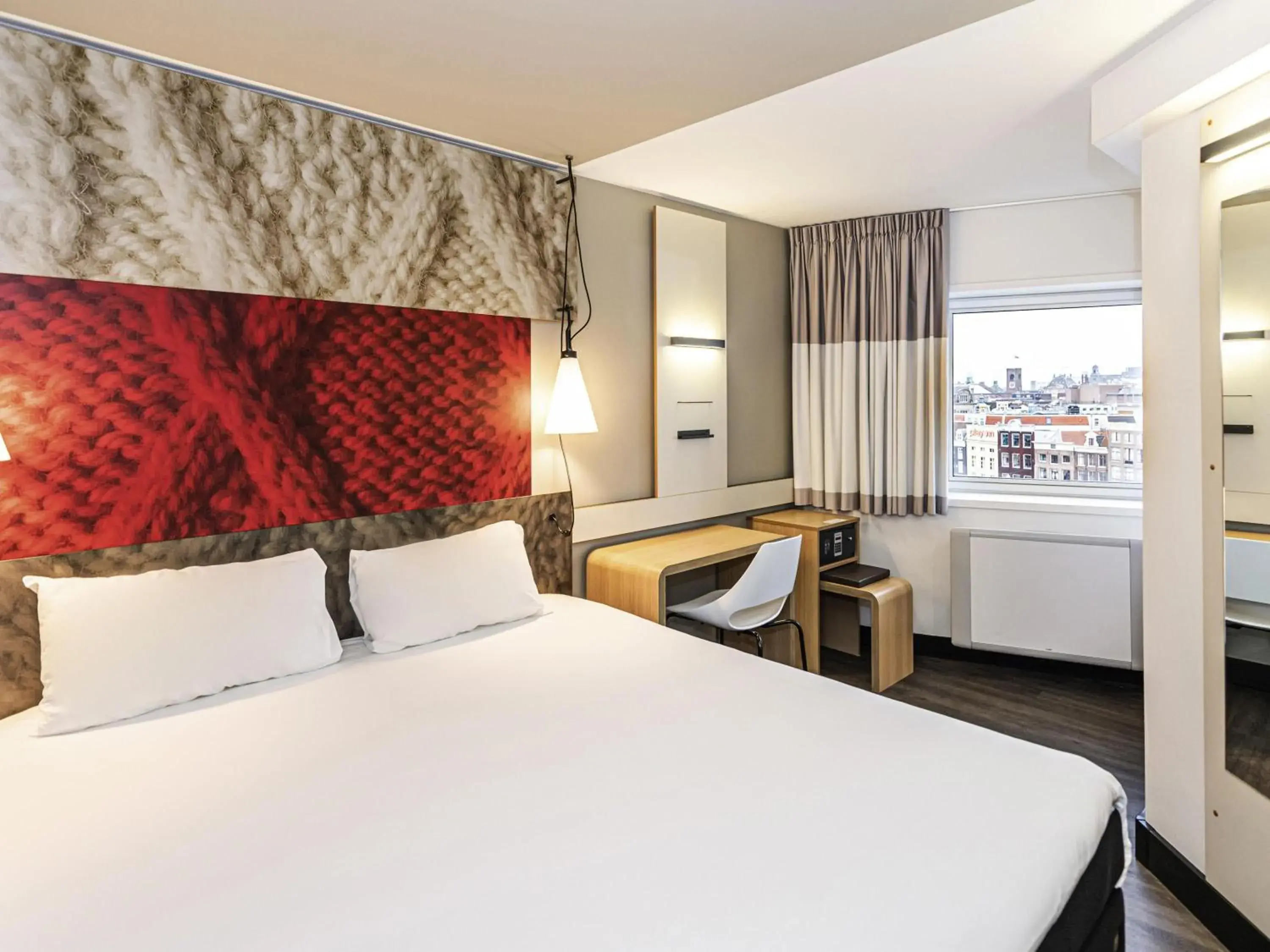 Small Double Room in ibis Amsterdam Centre Small Double Room in ibis Amsterdam Centre