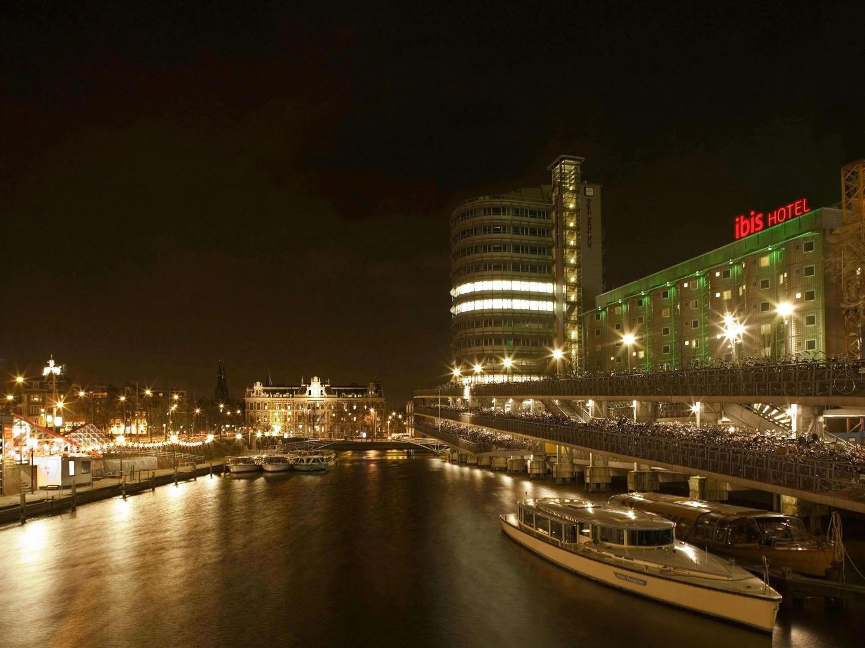 Property building in ibis Amsterdam Centre