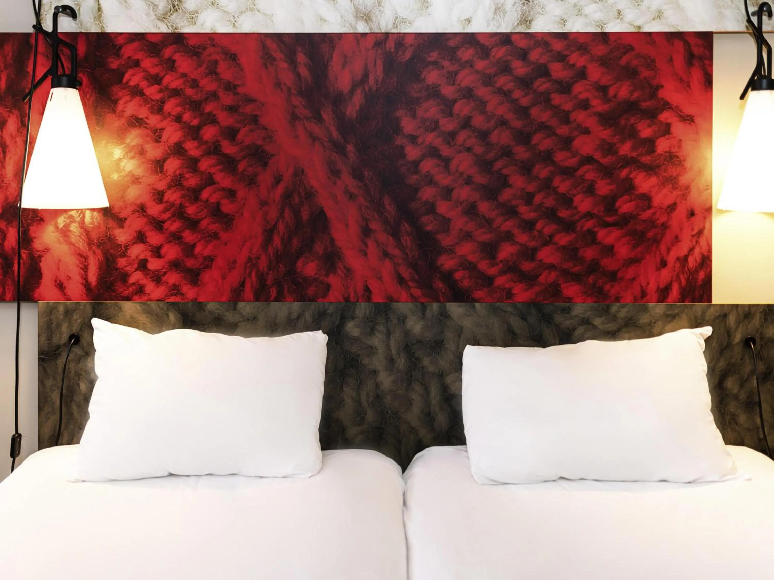 Bedroom, Bed in ibis Amsterdam Centre