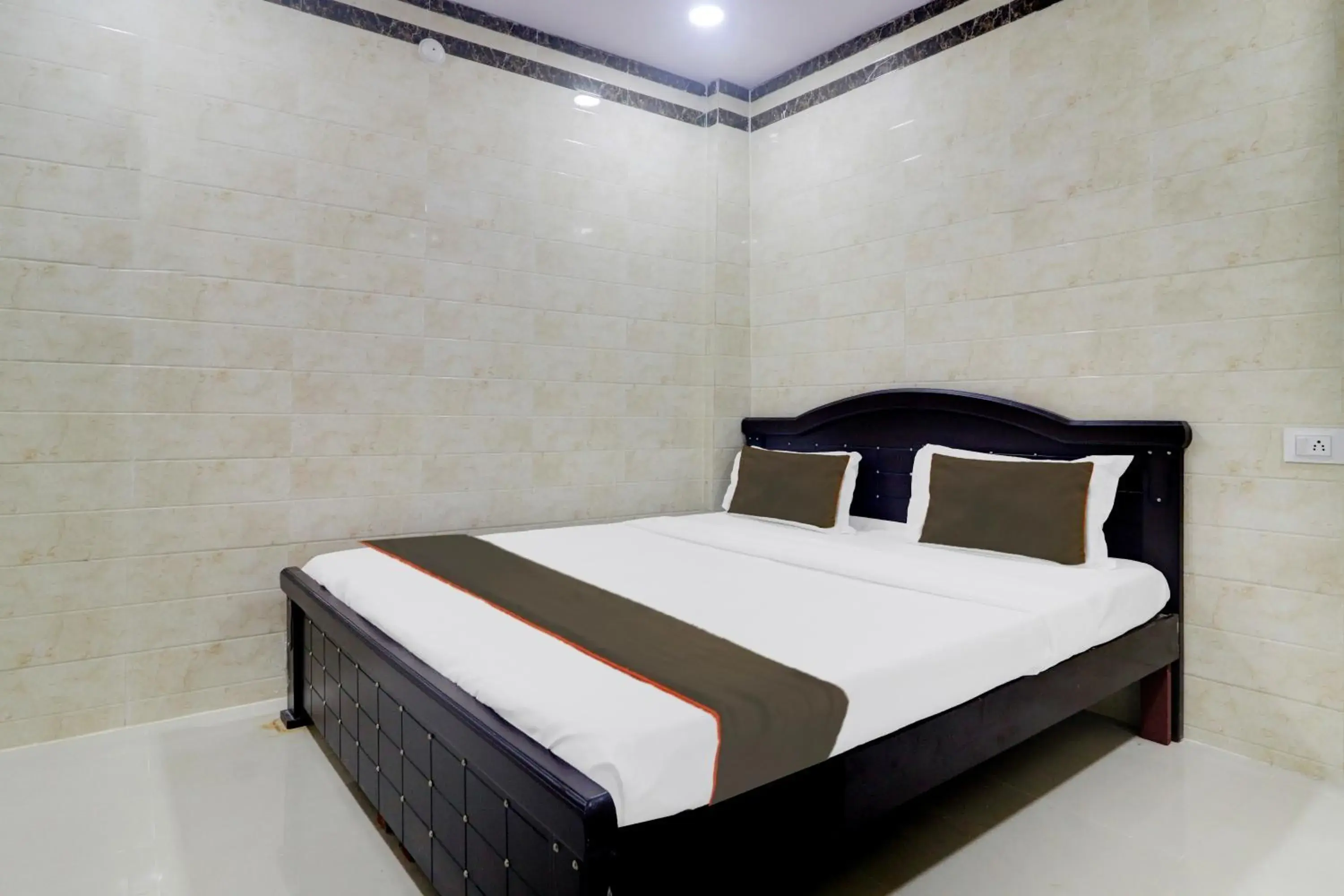 Standard Double Room - single occupancy in Hotel O New Hotel Aroma Classic Standard Double Room - single occupancy in Hotel O New Hotel Aroma Classic