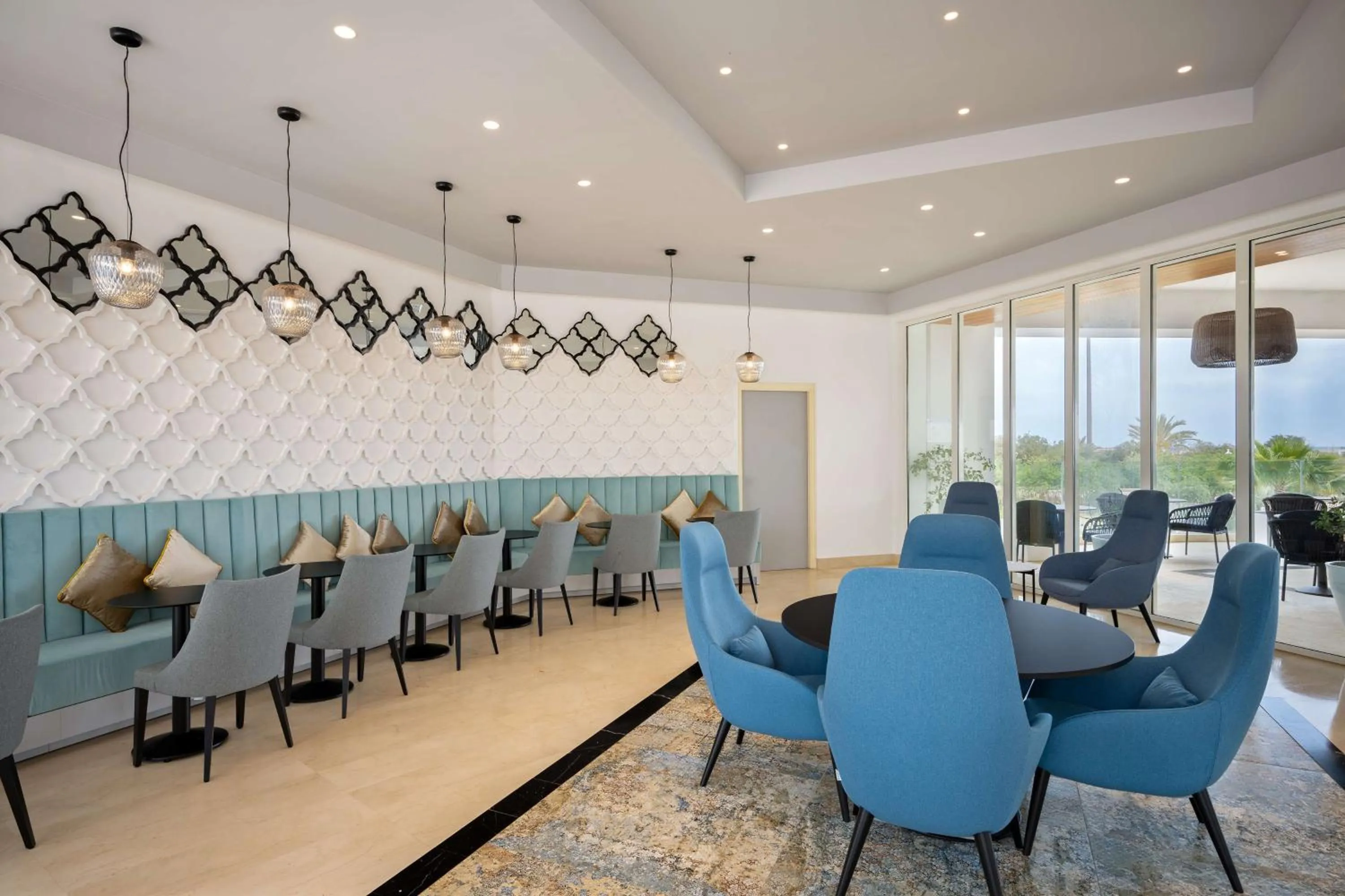 Lounge or bar in Radisson Blu Residences, Saidia