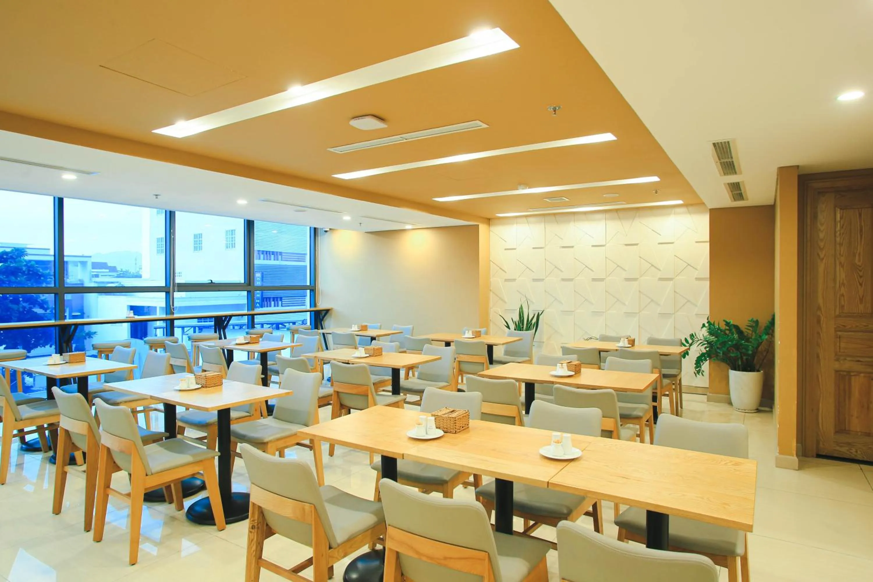 Restaurant/places to eat in Elite Hotel Nha Trang