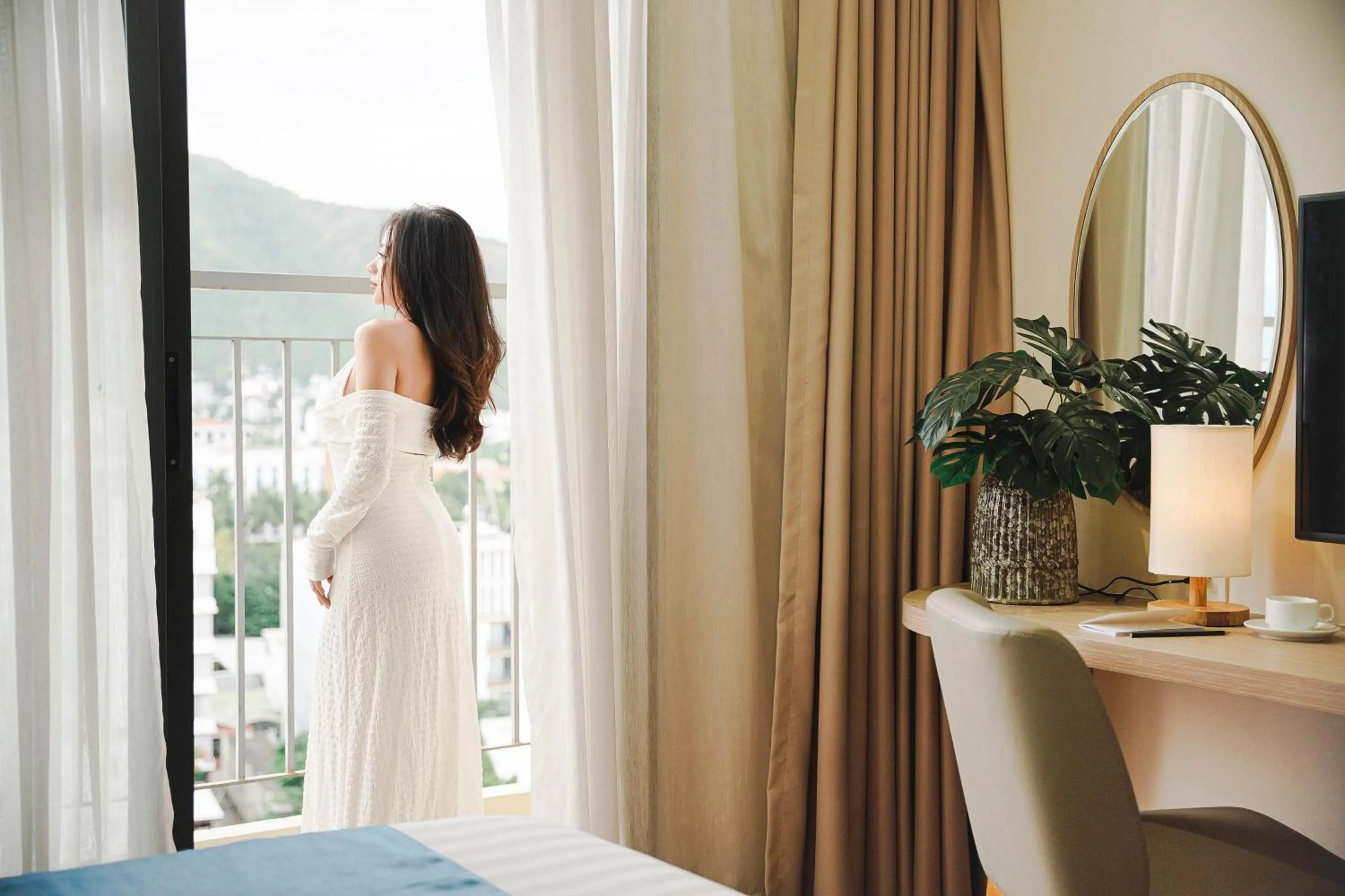 Balcony/Terrace, Bed in Elite Hotel Nha Trang