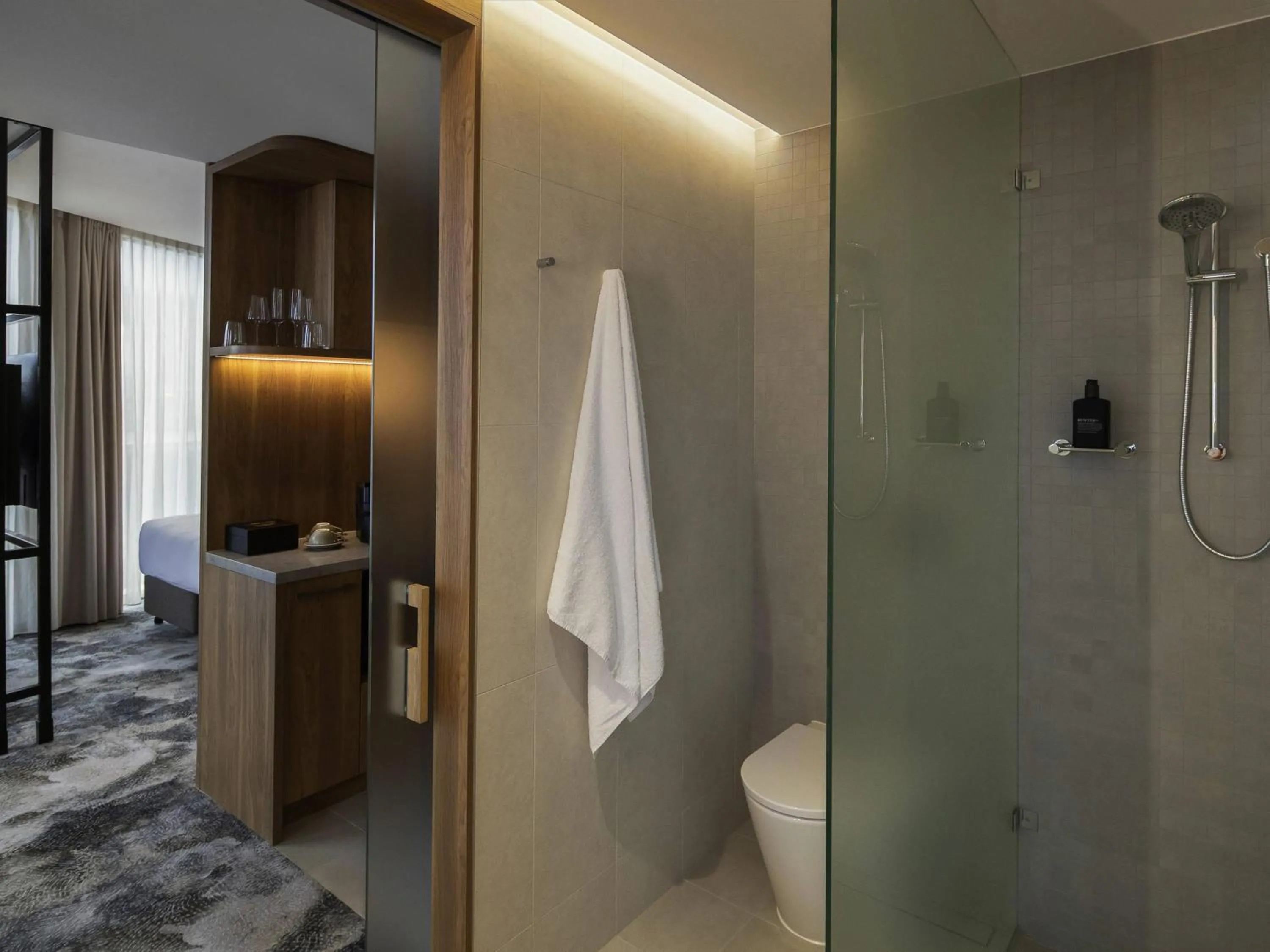 Photo of the whole room in Pullman Sydney Penrith