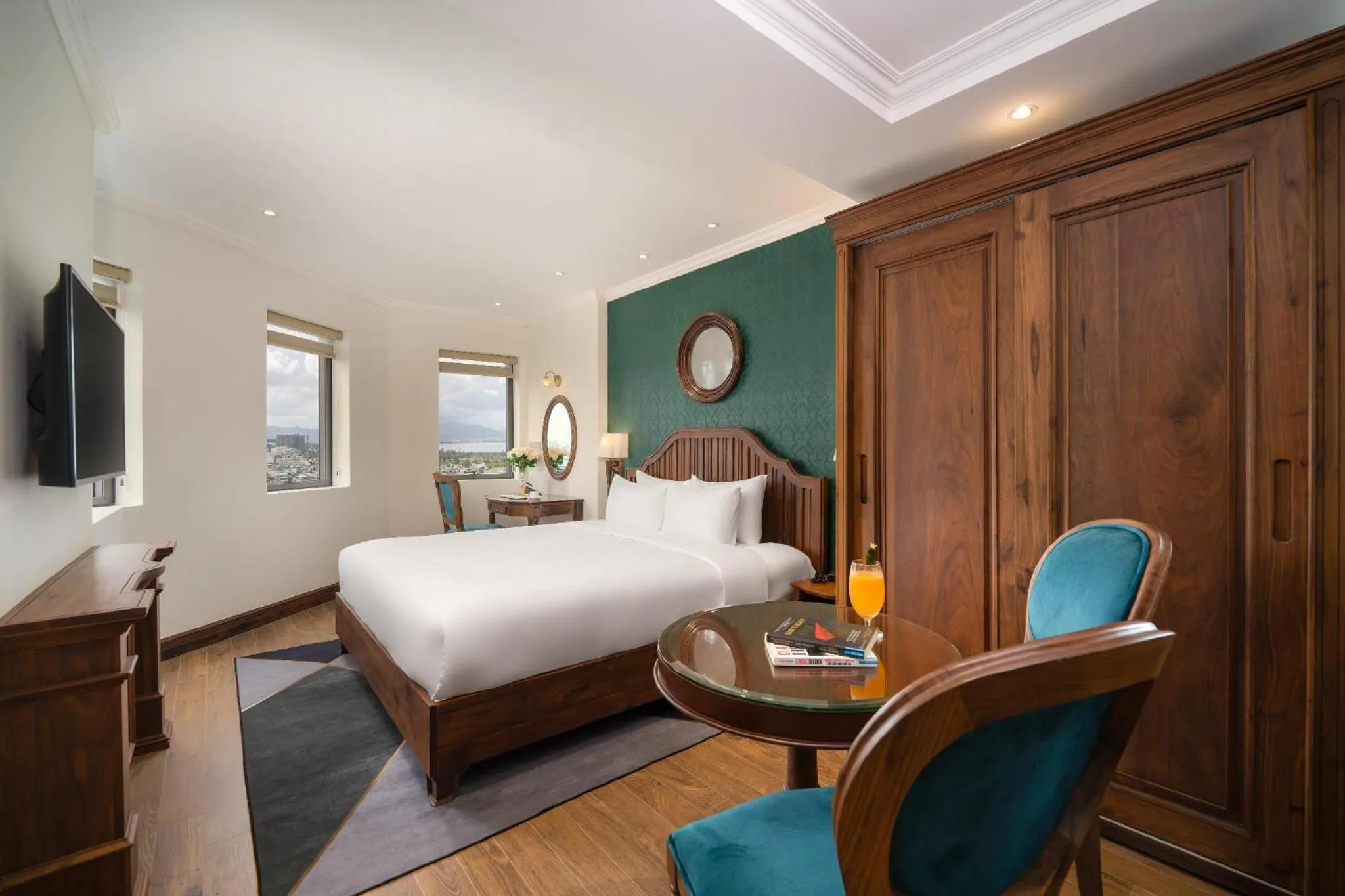 Photo of the whole room, Bed in La Belle Vie Boutique Hotel