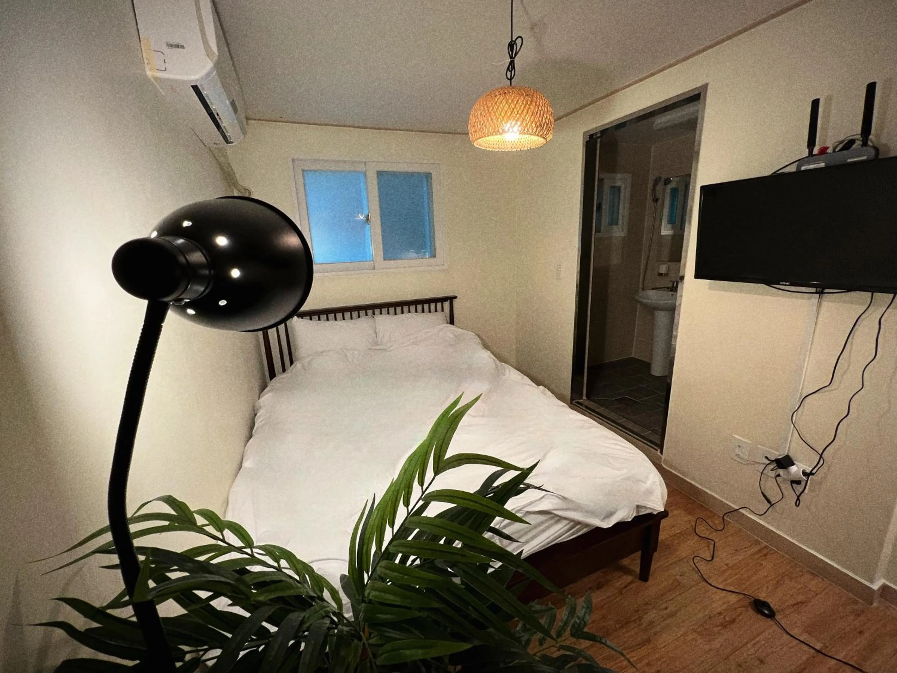 Bedroom, Bed in Jnineguesthouse