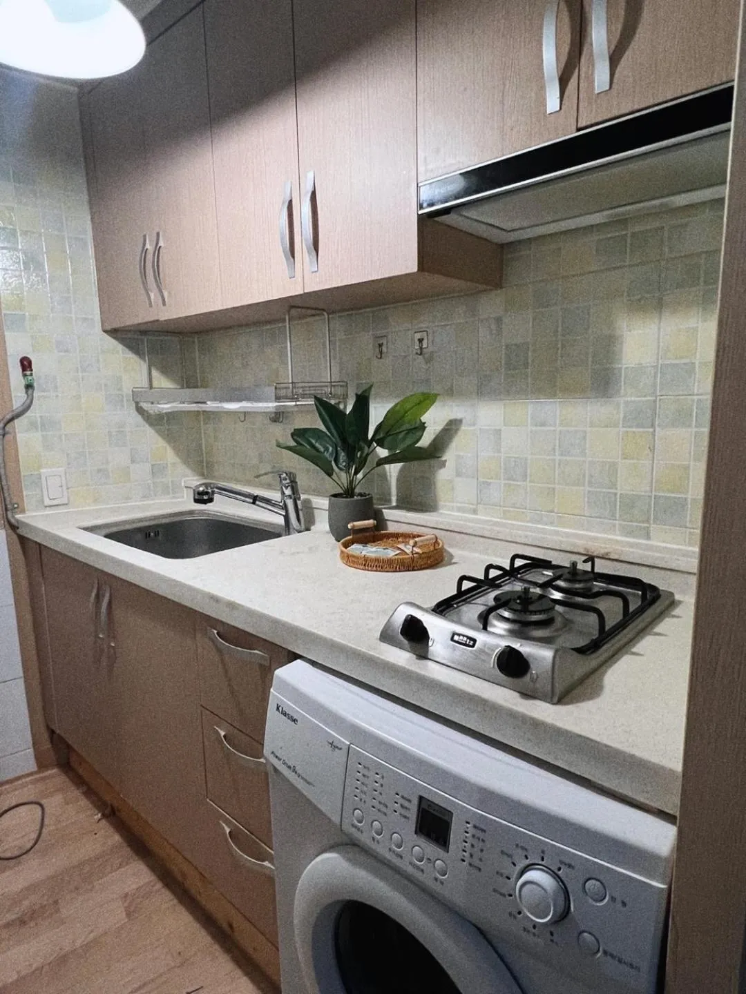 Kitchen or kitchenette in Jnineguesthouse