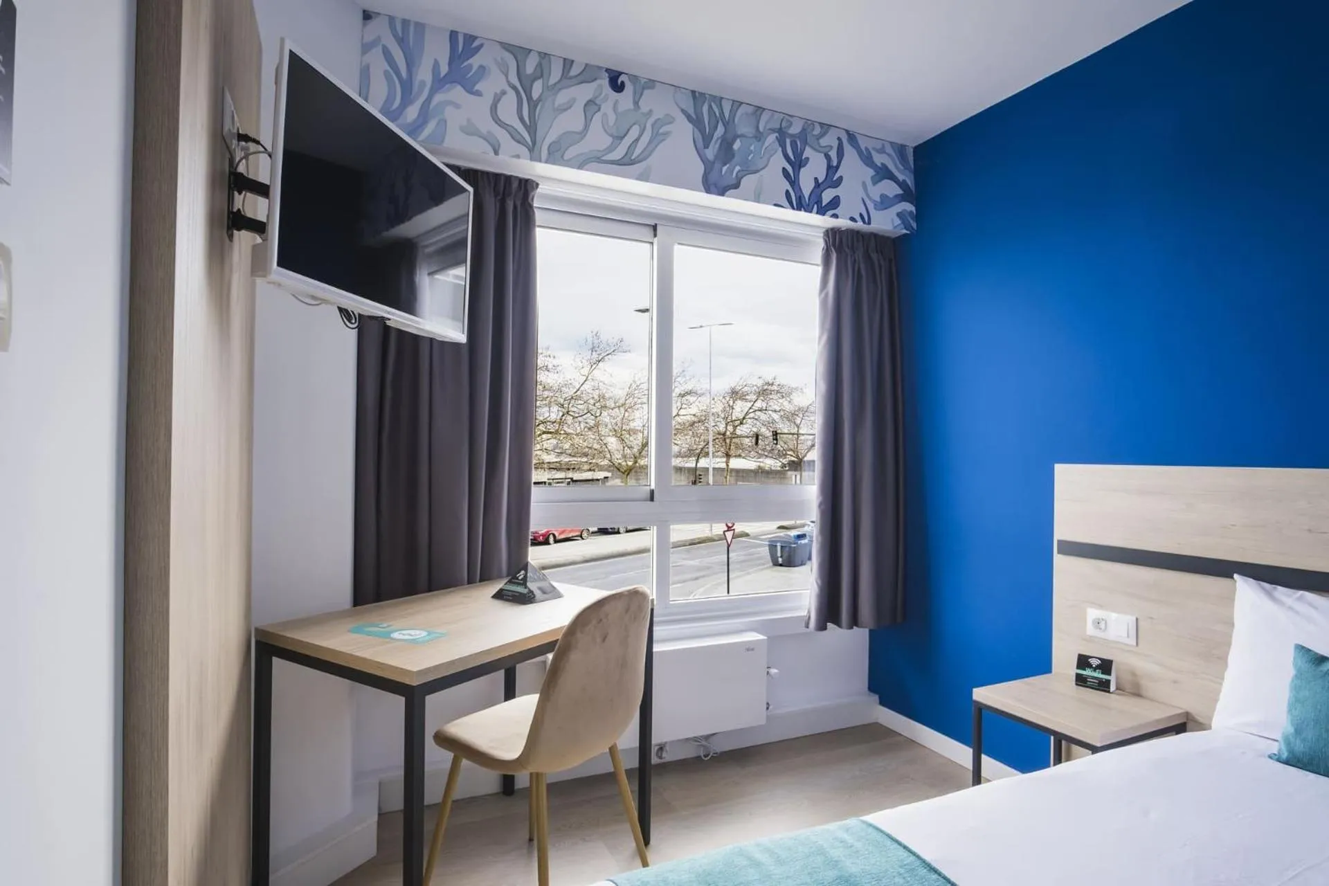 TV and multimedia, Bed in Hotel Alda Coruñamar