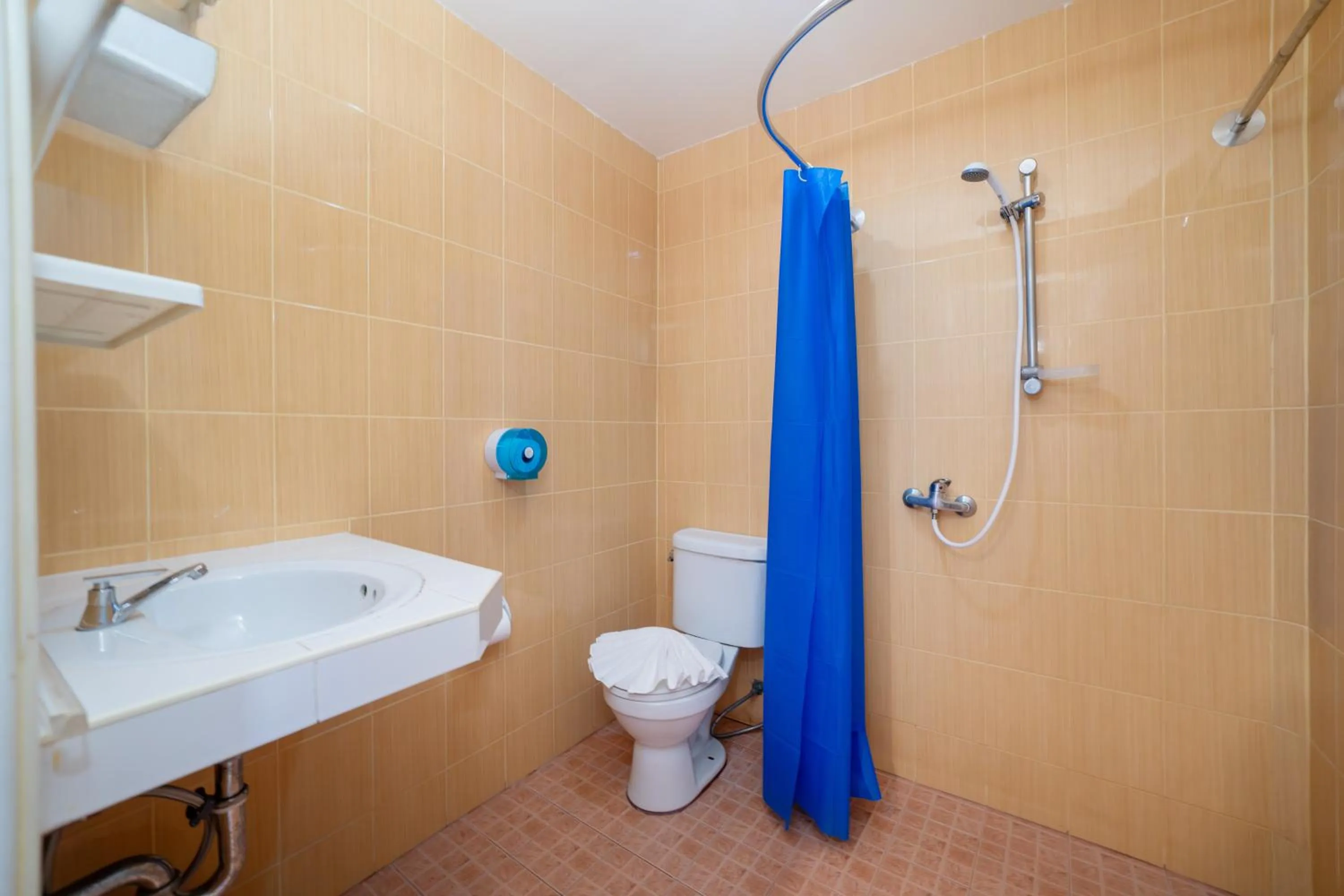 Shower in Oceanview Bungalows by EAT
