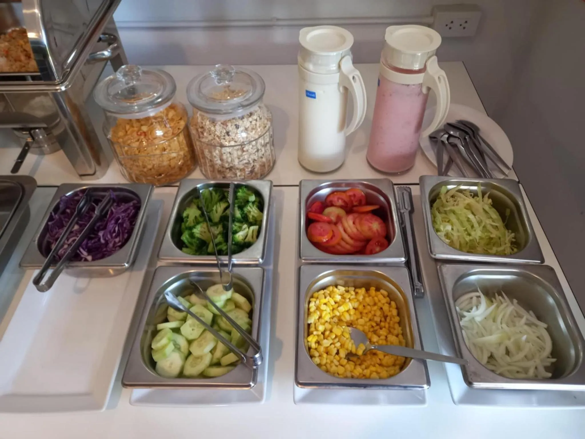 Restaurant/places to eat in Kata Villa Merit Hill Bungalows