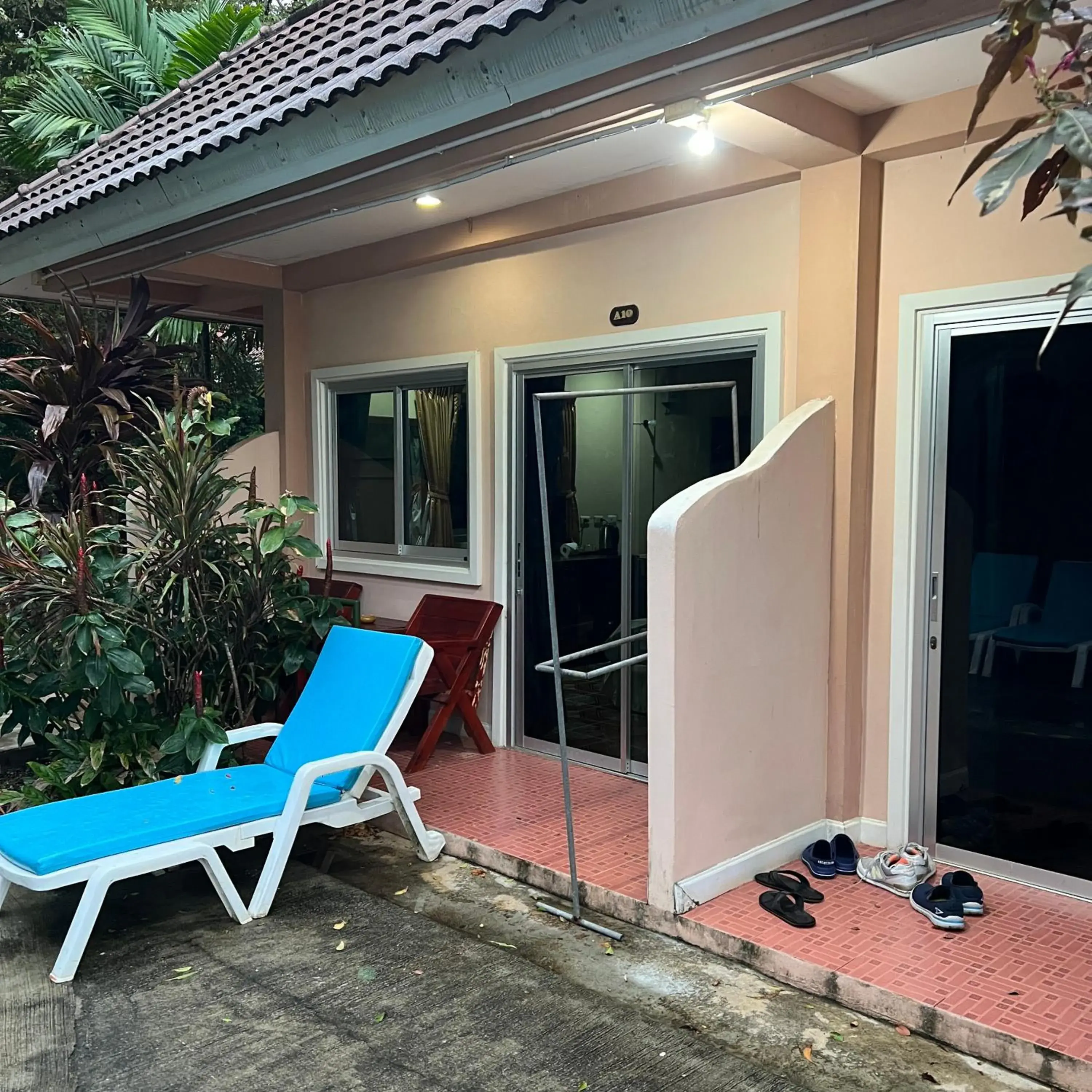 Economy Double Room in Kata Villa Merit Hill Bungalows Economy Double Room in Kata Villa Merit Hill Bungalows