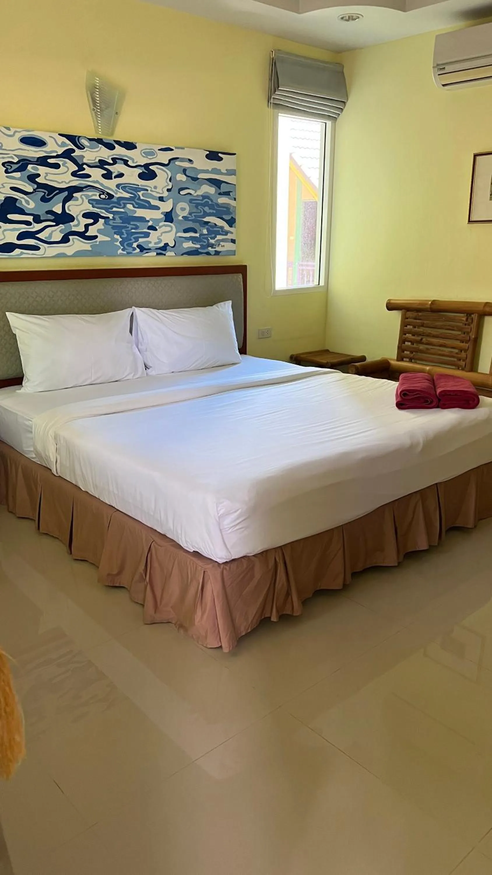 Photo of the whole room, Bed in Kata Villa Merit Hill Bungalows