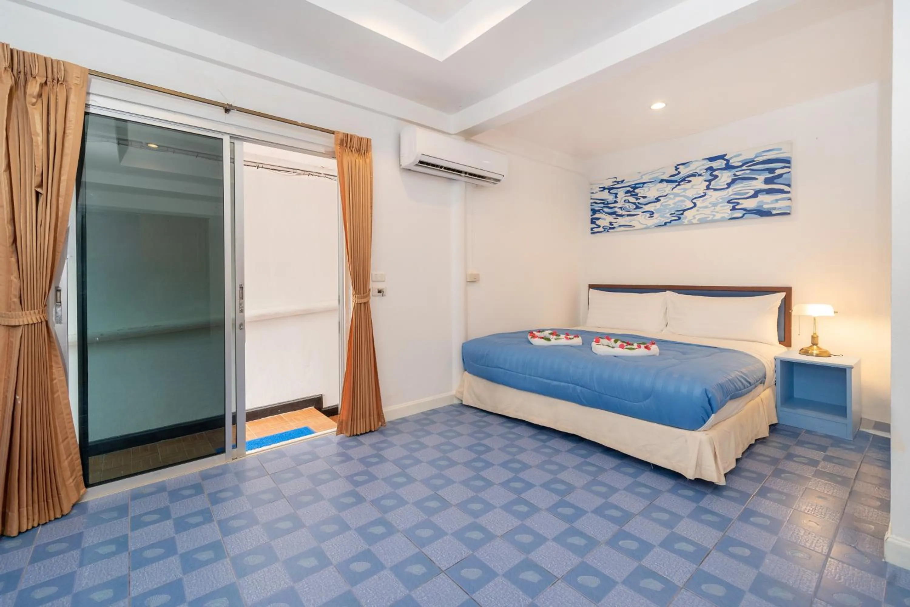 Bedroom, Bed in Oceanview Bungalows by EAT